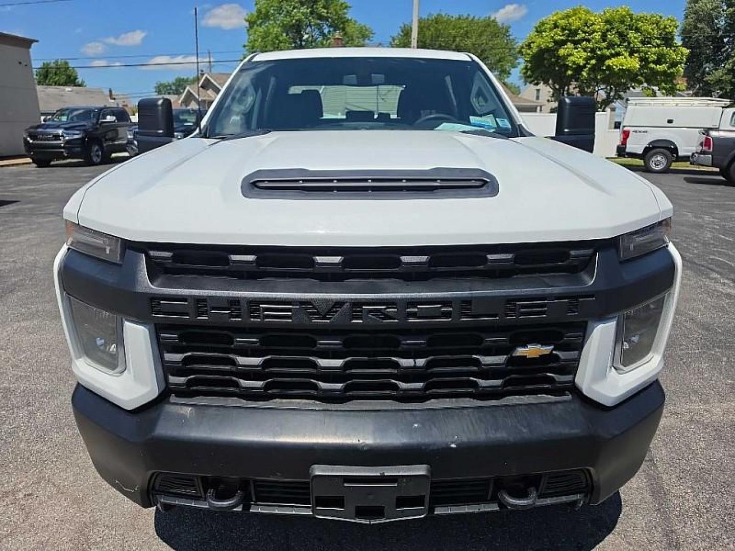 2020 WHITE Chevrolet Silverado 2500HD Work Truck Crew Cab Short Box 4WD (1GC4YLE71LF) with an 6.6L V8 OHV 16V engine, 6A transmission, located at 3304 Woodville Road, Northwood, OH, 43619, (419) 210-8019, 41.612694, -83.480743 - Your #1 Destination for Auto Loans and mdash;No Matter Your Credit!At our dealership, we believe everyone deserves the opportunity to drive their dream car and mdash;whether you have good credit, bad credit, or no credit at all. With a wide selection of hundreds of cars, trucks, and SUVs, you'll fin- Photo#7