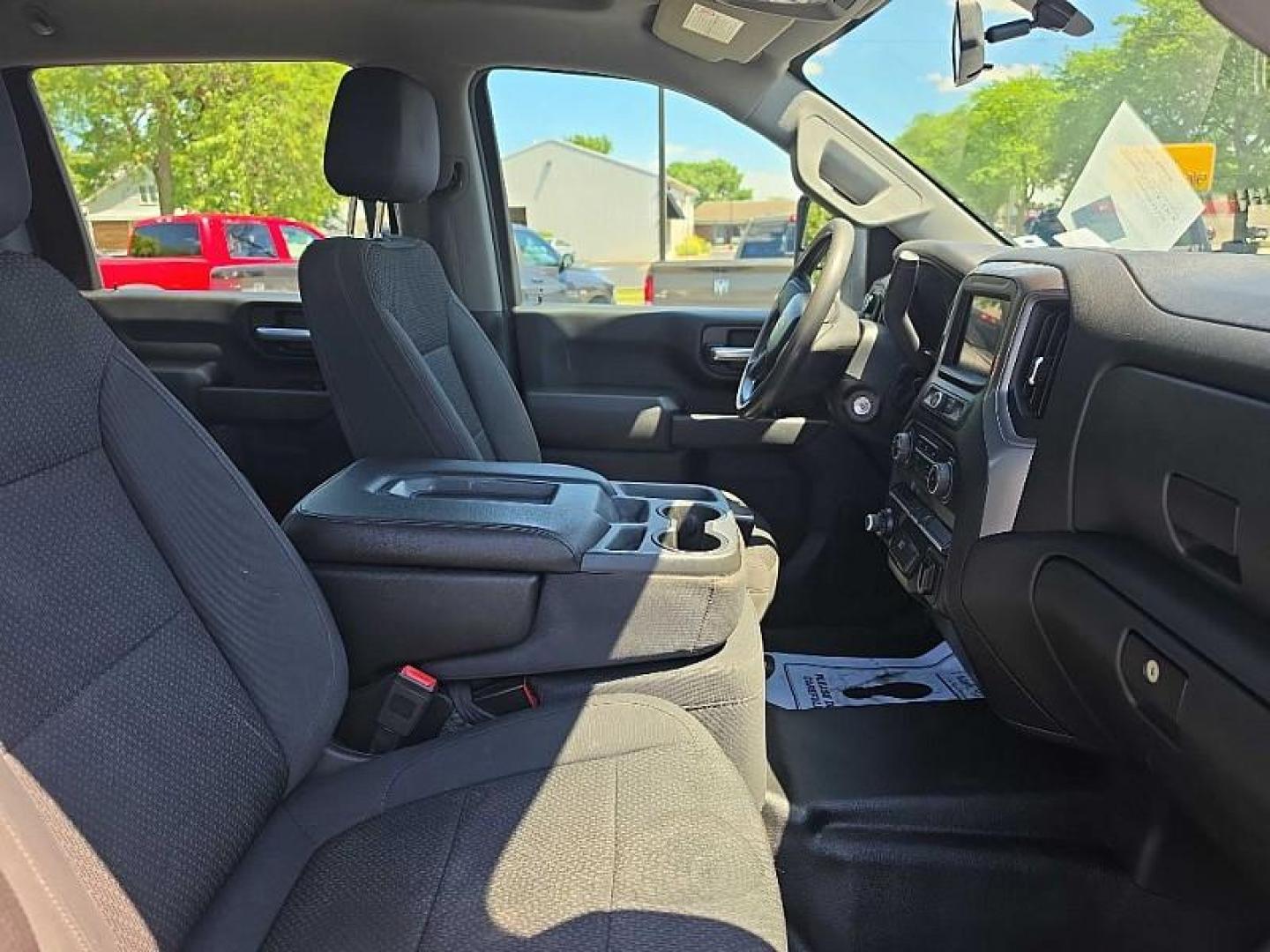 2020 WHITE Chevrolet Silverado 2500HD Work Truck Crew Cab Short Box 4WD (1GC4YLE71LF) with an 6.6L V8 OHV 16V engine, 6A transmission, located at 3304 Woodville Road, Northwood, OH, 43619, (419) 210-8019, 41.612694, -83.480743 - Your #1 Destination for Auto Loans and mdash;No Matter Your Credit!At our dealership, we believe everyone deserves the opportunity to drive their dream car and mdash;whether you have good credit, bad credit, or no credit at all. With a wide selection of hundreds of cars, trucks, and SUVs, you'll fin- Photo#16