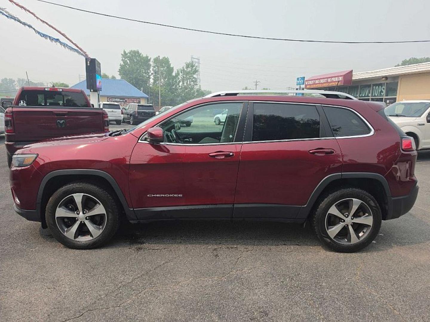 2019 RED /TAN Jeep Cherokee Limited 4WD (1C4PJMDX4KD) with an 3.2L V6 DOHC 24V engine, 9A transmission, located at 3304 Woodville Road, Northwood, OH, 43619, (419) 210-8019, 41.612694, -83.480743 - Your #1 Destination for Auto Loans and mdash;No Matter Your Credit!At our dealership, we believe everyone deserves the opportunity to drive their dream car and mdash;whether you have good credit, bad credit, or no credit at all. With a wide selection of hundreds of cars, trucks, and SUVs, you'll fin- Photo#1