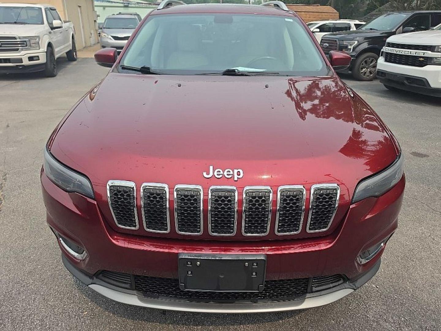 2019 RED /TAN Jeep Cherokee Limited 4WD (1C4PJMDX4KD) with an 3.2L V6 DOHC 24V engine, 9A transmission, located at 3304 Woodville Road, Northwood, OH, 43619, (419) 210-8019, 41.612694, -83.480743 - Your #1 Destination for Auto Loans and mdash;No Matter Your Credit!At our dealership, we believe everyone deserves the opportunity to drive their dream car and mdash;whether you have good credit, bad credit, or no credit at all. With a wide selection of hundreds of cars, trucks, and SUVs, you'll fin- Photo#7