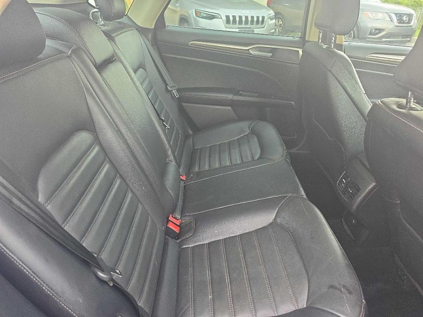 2017 BLUE /BLACK Ford Fusion SE (3FA6P0HD0HR) with an 1.5L L4 DOHC 16V engine, 6A transmission, located at 3304 Woodville Road, Northwood, OH, 43619, (419) 210-8019, 41.612694, -83.480743 - Your #1 Destination for Auto Loans and mdash;No Matter Your Credit!At our dealership, we believe everyone deserves the opportunity to drive their dream car and mdash;whether you have good credit, bad credit, or no credit at all. With a wide selection of hundreds of cars, trucks, and SUVs, you'll fin- Photo#14