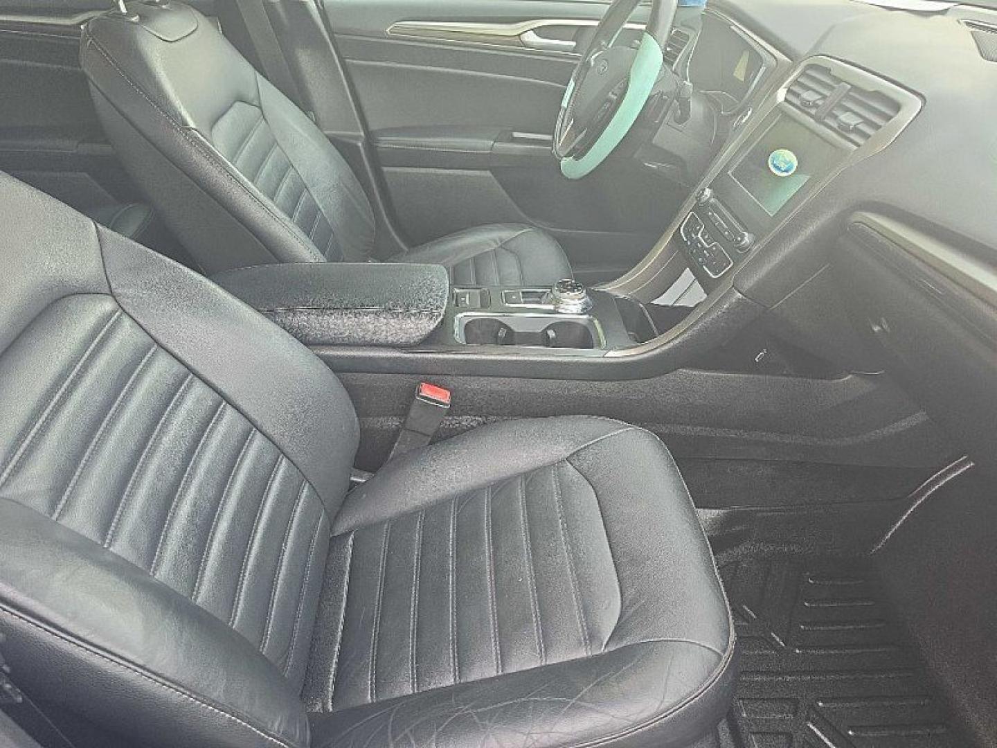 2017 BLUE /BLACK Ford Fusion SE (3FA6P0HD0HR) with an 1.5L L4 DOHC 16V engine, 6A transmission, located at 3304 Woodville Road, Northwood, OH, 43619, (419) 210-8019, 41.612694, -83.480743 - Your #1 Destination for Auto Loans and mdash;No Matter Your Credit!At our dealership, we believe everyone deserves the opportunity to drive their dream car and mdash;whether you have good credit, bad credit, or no credit at all. With a wide selection of hundreds of cars, trucks, and SUVs, you'll fin- Photo#16