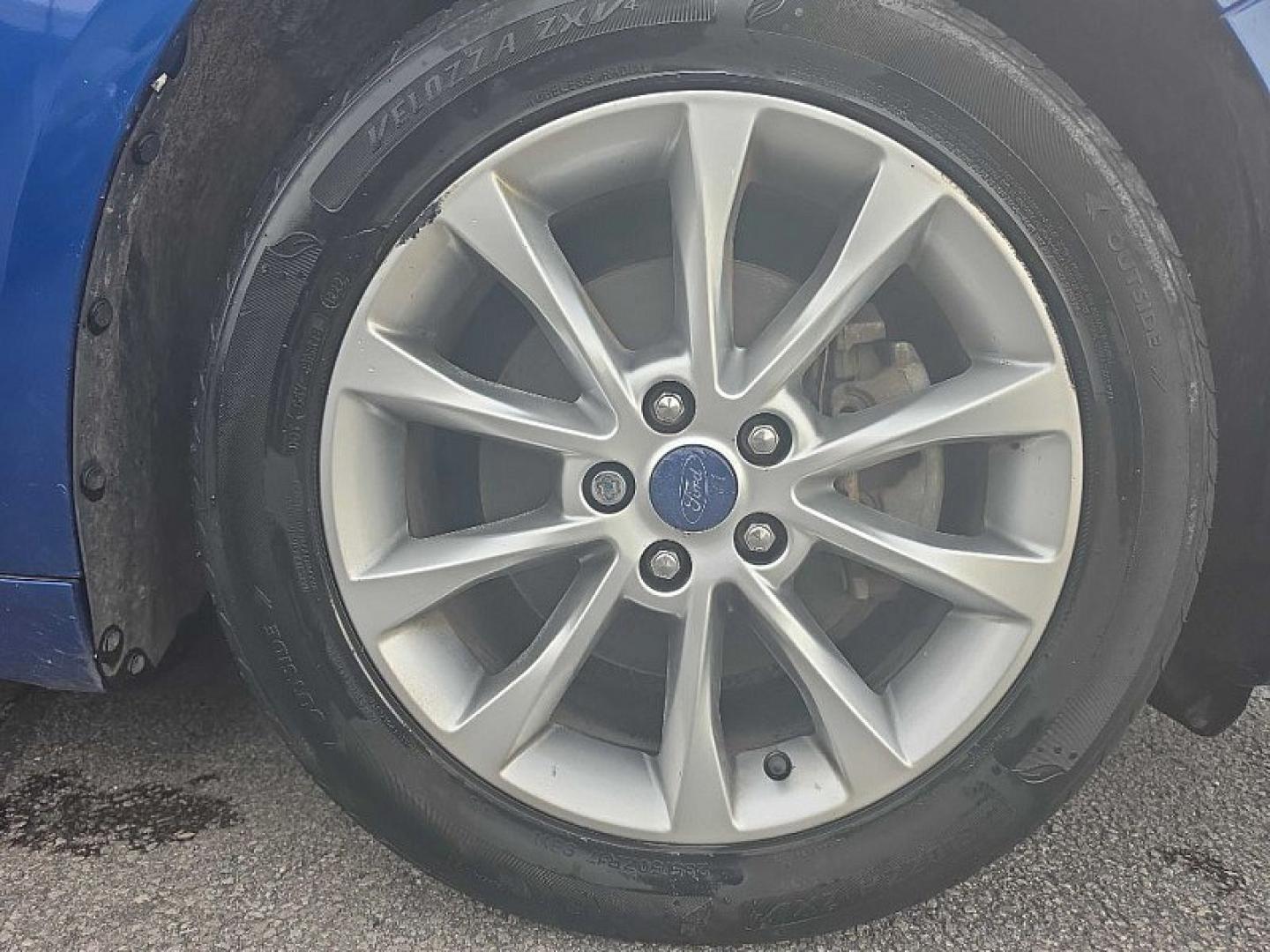 2017 BLUE /BLACK Ford Fusion SE (3FA6P0HD0HR) with an 1.5L L4 DOHC 16V engine, 6A transmission, located at 3304 Woodville Road, Northwood, OH, 43619, (419) 210-8019, 41.612694, -83.480743 - Your #1 Destination for Auto Loans and mdash;No Matter Your Credit!At our dealership, we believe everyone deserves the opportunity to drive their dream car and mdash;whether you have good credit, bad credit, or no credit at all. With a wide selection of hundreds of cars, trucks, and SUVs, you'll fin- Photo#17