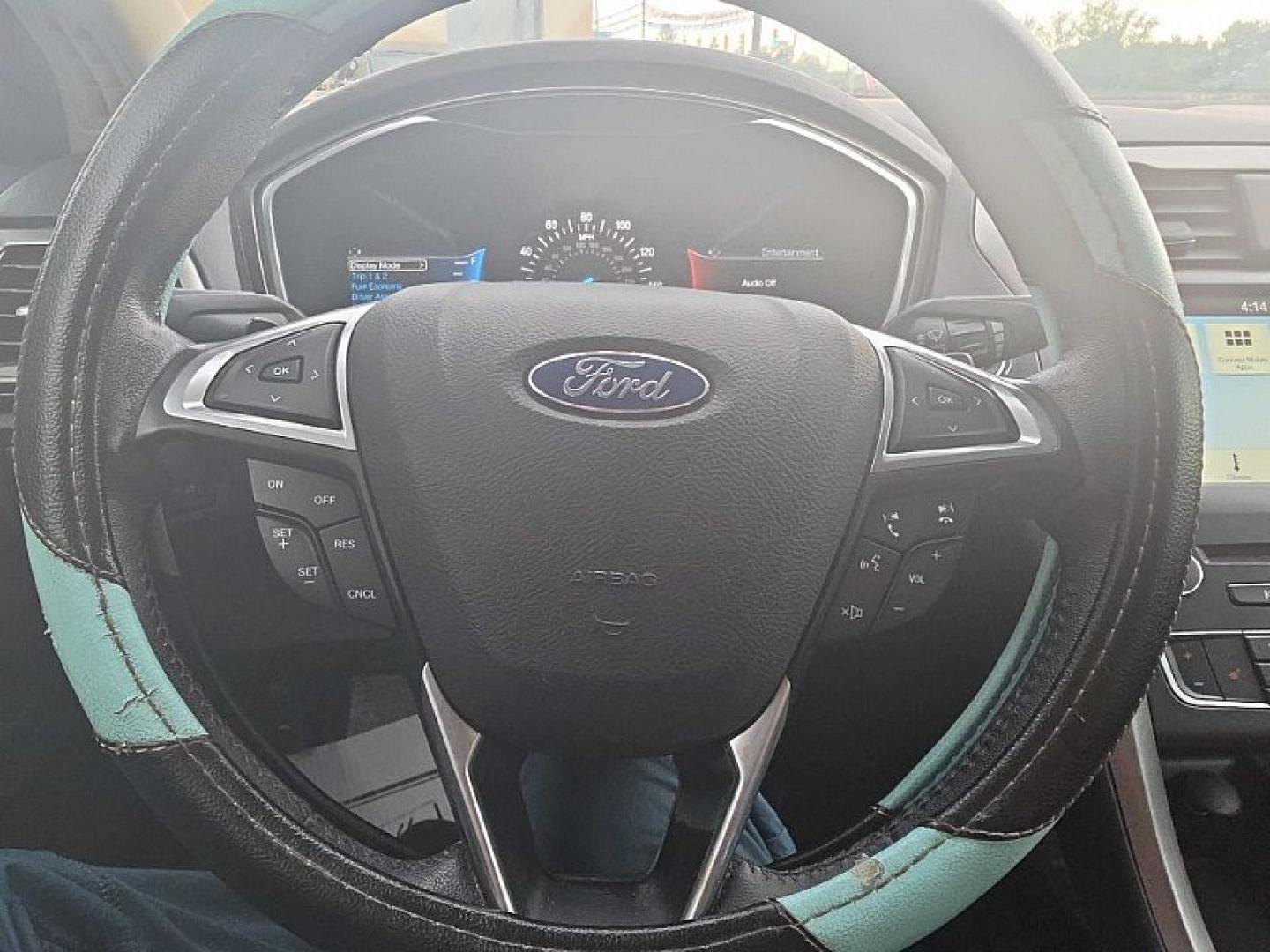 2017 BLUE /BLACK Ford Fusion SE (3FA6P0HD0HR) with an 1.5L L4 DOHC 16V engine, 6A transmission, located at 3304 Woodville Road, Northwood, OH, 43619, (419) 210-8019, 41.612694, -83.480743 - Your #1 Destination for Auto Loans and mdash;No Matter Your Credit!At our dealership, we believe everyone deserves the opportunity to drive their dream car and mdash;whether you have good credit, bad credit, or no credit at all. With a wide selection of hundreds of cars, trucks, and SUVs, you'll fin- Photo#20
