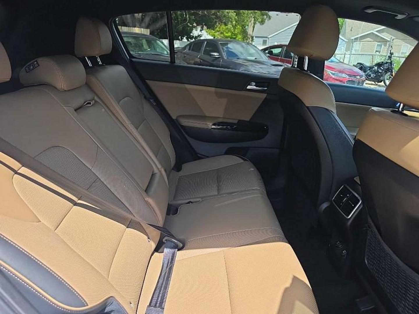 2020 WHITE /TAN Kia Sportage SX AWD (KNDPRCA63L7) with an 2.0L L4 DOHC 16V engine, 6A transmission, located at 3304 Woodville Road, Northwood, OH, 43619, (419) 210-8019, 41.612694, -83.480743 - Your #1 Destination for Auto Loans and mdash;No Matter Your Credit!At our dealership, we believe everyone deserves the opportunity to drive their dream car and mdash;whether you have good credit, bad credit, or no credit at all. With a wide selection of hundreds of cars, trucks, and SUVs, you'll fin- Photo#13