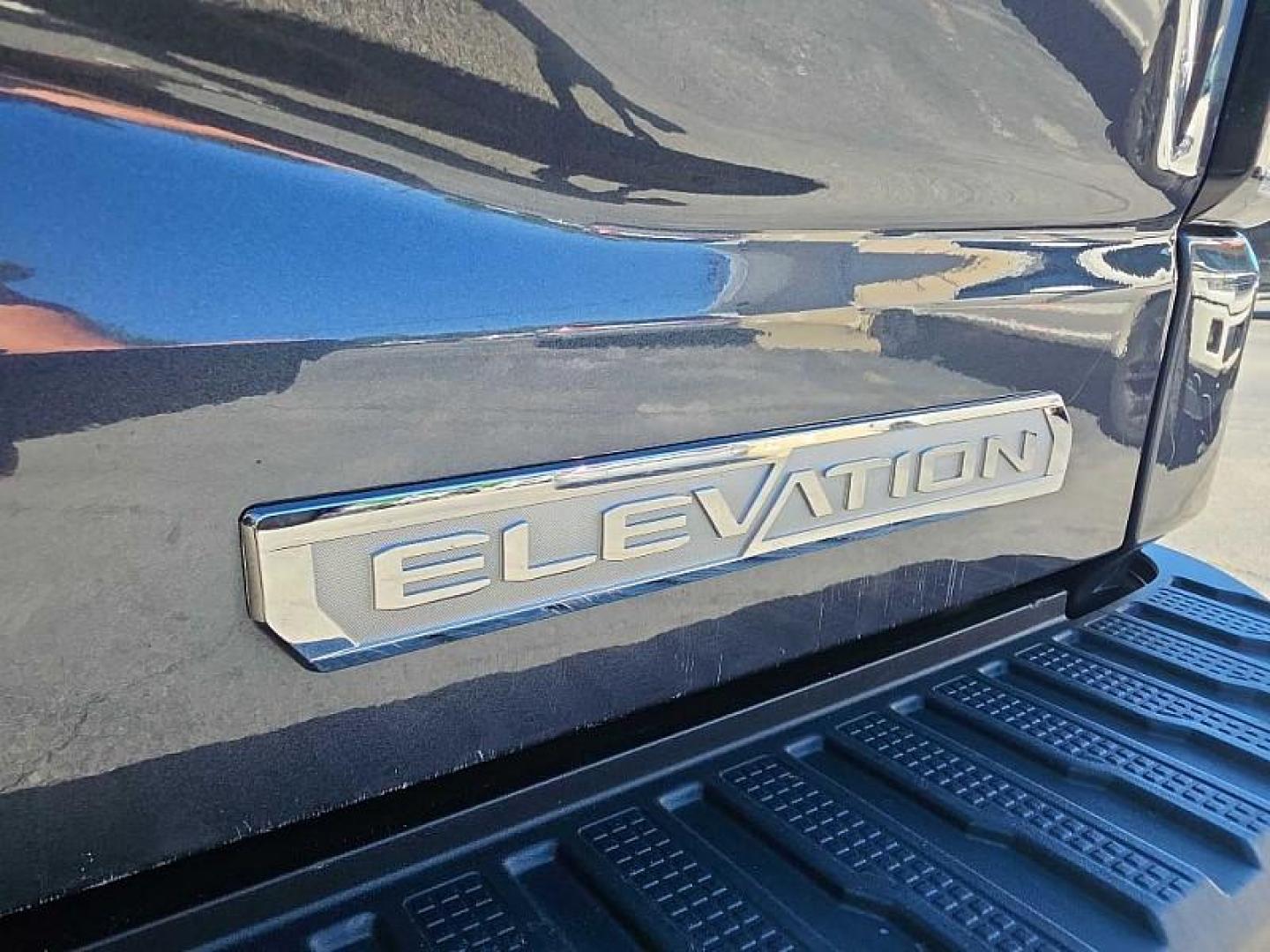 2021 GRAY /BLACK GMC Sierra 1500 Elevation Crew Cab Short Box 4WD (1GTU9CET3MZ) with an 3.0L L6 DOHC 24V DIESEL engine, 6A transmission, located at 3304 Woodville Road, Northwood, OH, 43619, (419) 210-8019, 41.612694, -83.480743 - Your #1 Destination for Auto Loans and mdash;No Matter Your Credit!At our dealership, we believe everyone deserves the opportunity to drive their dream car and mdash;whether you have good credit, bad credit, or no credit at all. With a wide selection of hundreds of cars, trucks, and SUVs, you'll fin- Photo#13