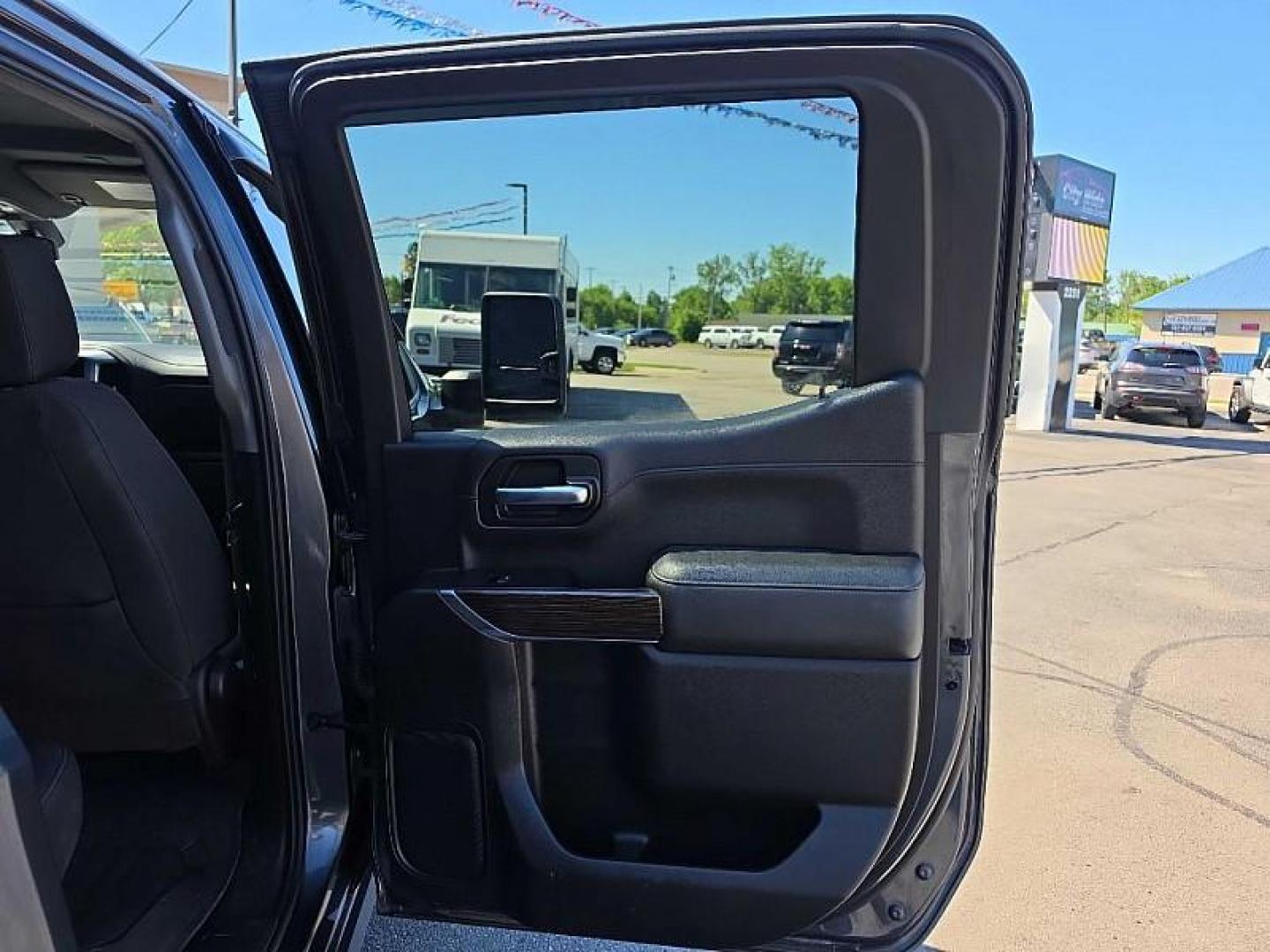 2021 GRAY /BLACK GMC Sierra 1500 Elevation Crew Cab Short Box 4WD (1GTU9CET3MZ) with an 3.0L L6 DOHC 24V DIESEL engine, 6A transmission, located at 3304 Woodville Road, Northwood, OH, 43619, (419) 210-8019, 41.612694, -83.480743 - Your #1 Destination for Auto Loans and mdash;No Matter Your Credit!At our dealership, we believe everyone deserves the opportunity to drive their dream car and mdash;whether you have good credit, bad credit, or no credit at all. With a wide selection of hundreds of cars, trucks, and SUVs, you'll fin- Photo#14