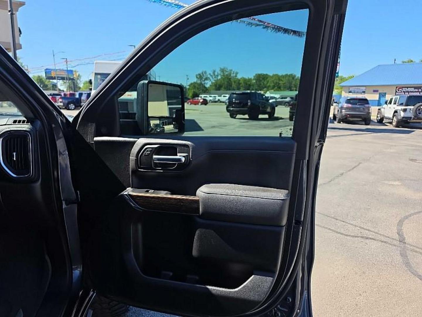 2021 GRAY /BLACK GMC Sierra 1500 Elevation Crew Cab Short Box 4WD (1GTU9CET3MZ) with an 3.0L L6 DOHC 24V DIESEL engine, 6A transmission, located at 3304 Woodville Road, Northwood, OH, 43619, (419) 210-8019, 41.612694, -83.480743 - Your #1 Destination for Auto Loans and mdash;No Matter Your Credit!At our dealership, we believe everyone deserves the opportunity to drive their dream car and mdash;whether you have good credit, bad credit, or no credit at all. With a wide selection of hundreds of cars, trucks, and SUVs, you'll fin- Photo#16