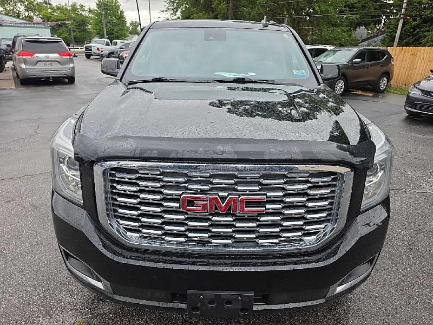 2020 BLACK /BLACK GMC Yukon Denali 4WD (1GKS2CKJ8LR) with an 6.2L V8 OHV 16V engine, 10A transmission, located at 3304 Woodville Road, Northwood, OH, 43619, (419) 210-8019, 41.612694, -83.480743 - Your #1 Destination for Auto Loans and mdash;No Matter Your Credit!At our dealership, we believe everyone deserves the opportunity to drive their dream car and mdash;whether you have good credit, bad credit, or no credit at all. With a wide selection of hundreds of cars, trucks, and SUVs, you'll fin- Photo#7