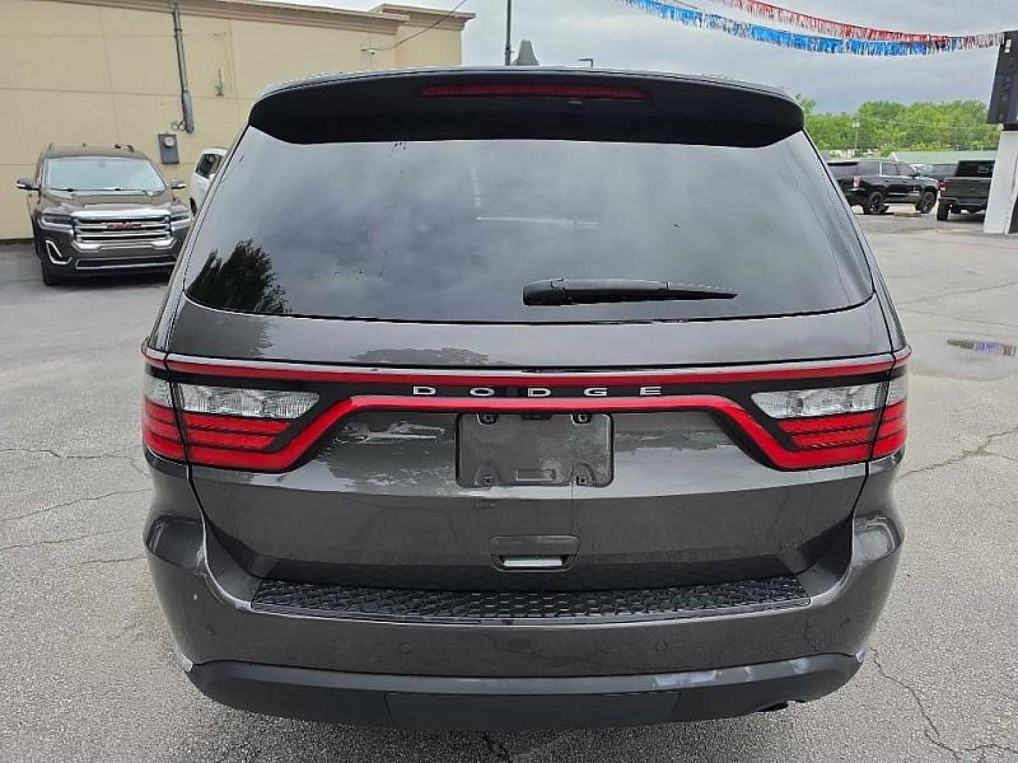 2021 GRAY /BLACK Dodge Durango SXT AWD (1C4RDJAG2MC) with an 3.6L V6 DOHC 24V engine, 8A transmission, located at 3304 Woodville Road, Northwood, OH, 43619, (419) 210-8019, 41.612694, -83.480743 - Your #1 Destination for Auto Loans and mdash;No Matter Your Credit!At our dealership, we believe everyone deserves the opportunity to drive their dream car and mdash;whether you have good credit, bad credit, or no credit at all. With a wide selection of hundreds of cars, trucks, and SUVs, you'll fin- Photo#3