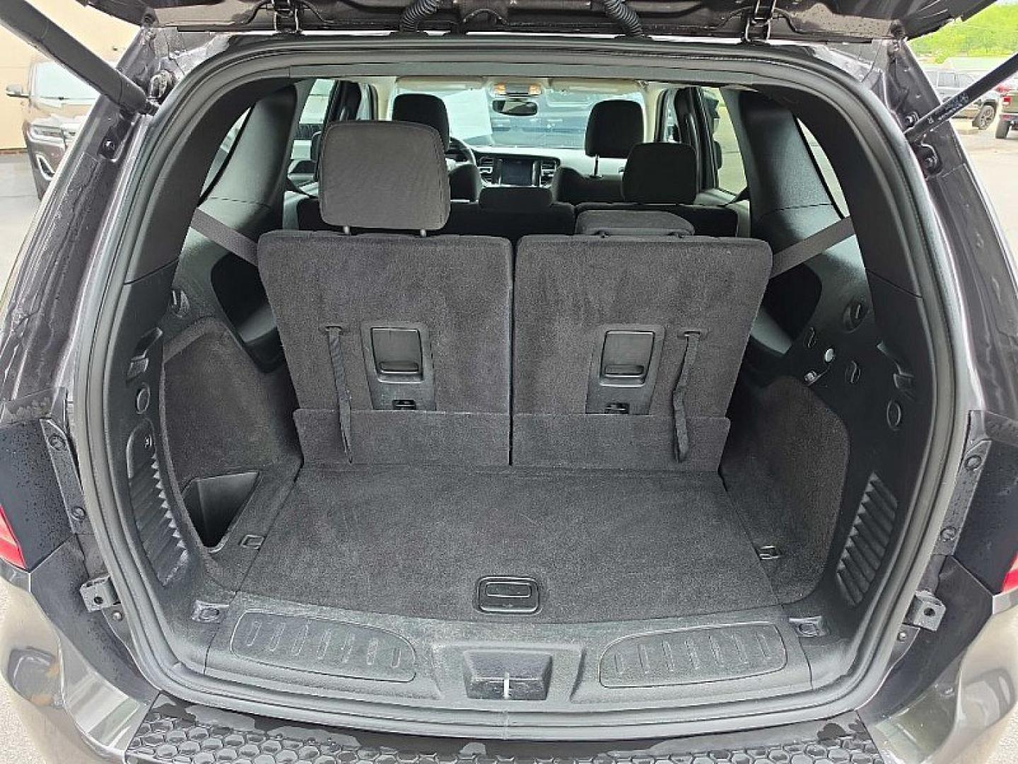 2021 GRAY /BLACK Dodge Durango SXT AWD (1C4RDJAG2MC) with an 3.6L V6 DOHC 24V engine, 8A transmission, located at 3304 Woodville Road, Northwood, OH, 43619, (419) 210-8019, 41.612694, -83.480743 - Your #1 Destination for Auto Loans and mdash;No Matter Your Credit!At our dealership, we believe everyone deserves the opportunity to drive their dream car and mdash;whether you have good credit, bad credit, or no credit at all. With a wide selection of hundreds of cars, trucks, and SUVs, you'll fin- Photo#13