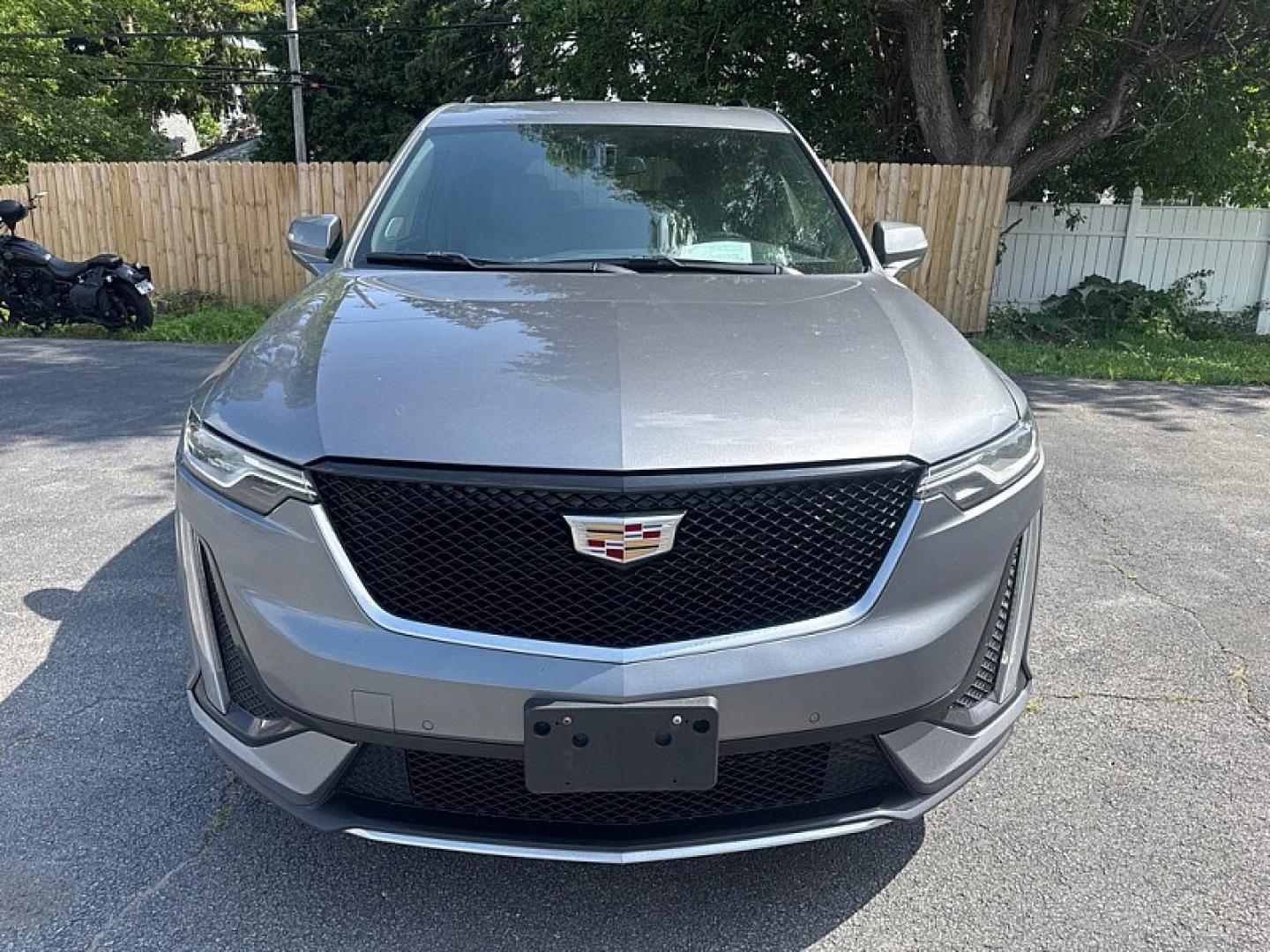 2022 GRAY /BLACK Cadillac XT6 Sport (1GYKPGRS4NZ) with an 3.6L V6 DOHC 24V engine, 9A transmission, located at 3304 Woodville Road, Northwood, OH, 43619, (419) 210-8019, 41.612694, -83.480743 - Your #1 Destination for Auto Loans and mdash;No Matter Your Credit!At our dealership, we believe everyone deserves the opportunity to drive their dream car and mdash;whether you have good credit, bad credit, or no credit at all. With a wide selection of hundreds of cars, trucks, and SUVs, you'll fin- Photo#7