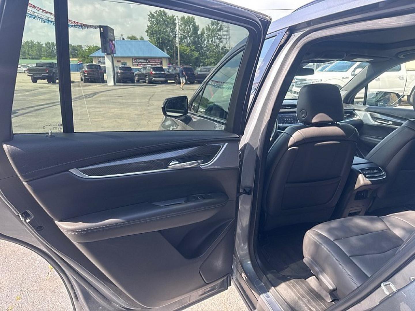 2022 GRAY /BLACK Cadillac XT6 Sport (1GYKPGRS4NZ) with an 3.6L V6 DOHC 24V engine, 9A transmission, located at 3304 Woodville Road, Northwood, OH, 43619, (419) 210-8019, 41.612694, -83.480743 - Your #1 Destination for Auto Loans and mdash;No Matter Your Credit!At our dealership, we believe everyone deserves the opportunity to drive their dream car and mdash;whether you have good credit, bad credit, or no credit at all. With a wide selection of hundreds of cars, trucks, and SUVs, you'll fin- Photo#10