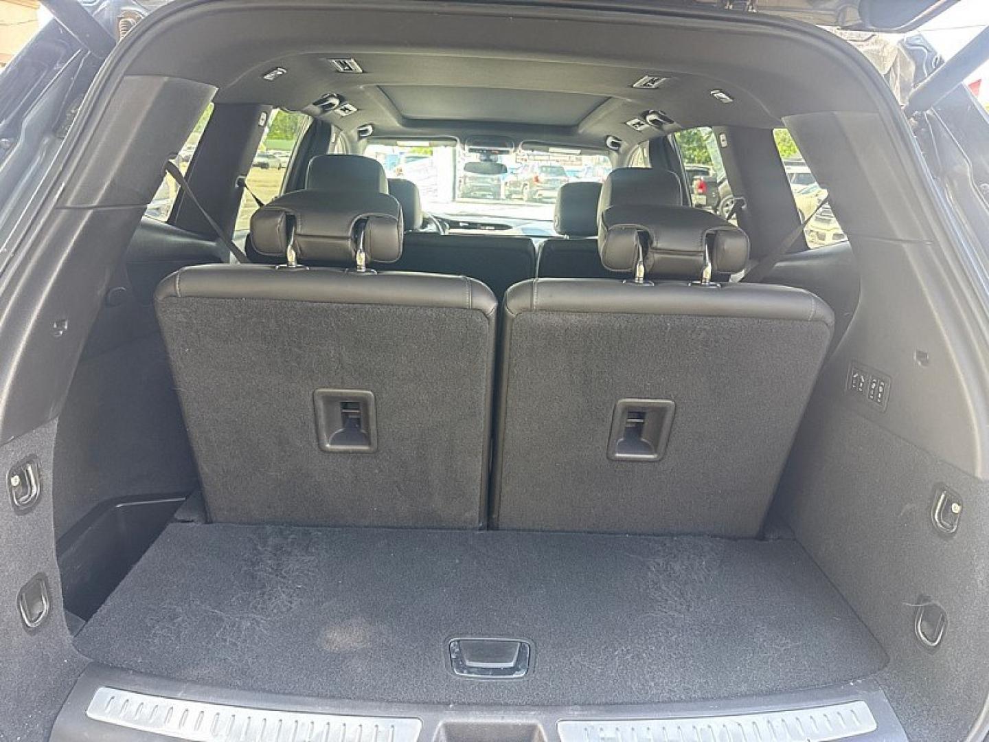 2022 GRAY /BLACK Cadillac XT6 Sport (1GYKPGRS4NZ) with an 3.6L V6 DOHC 24V engine, 9A transmission, located at 3304 Woodville Road, Northwood, OH, 43619, (419) 210-8019, 41.612694, -83.480743 - Your #1 Destination for Auto Loans and mdash;No Matter Your Credit!At our dealership, we believe everyone deserves the opportunity to drive their dream car and mdash;whether you have good credit, bad credit, or no credit at all. With a wide selection of hundreds of cars, trucks, and SUVs, you'll fin- Photo#13