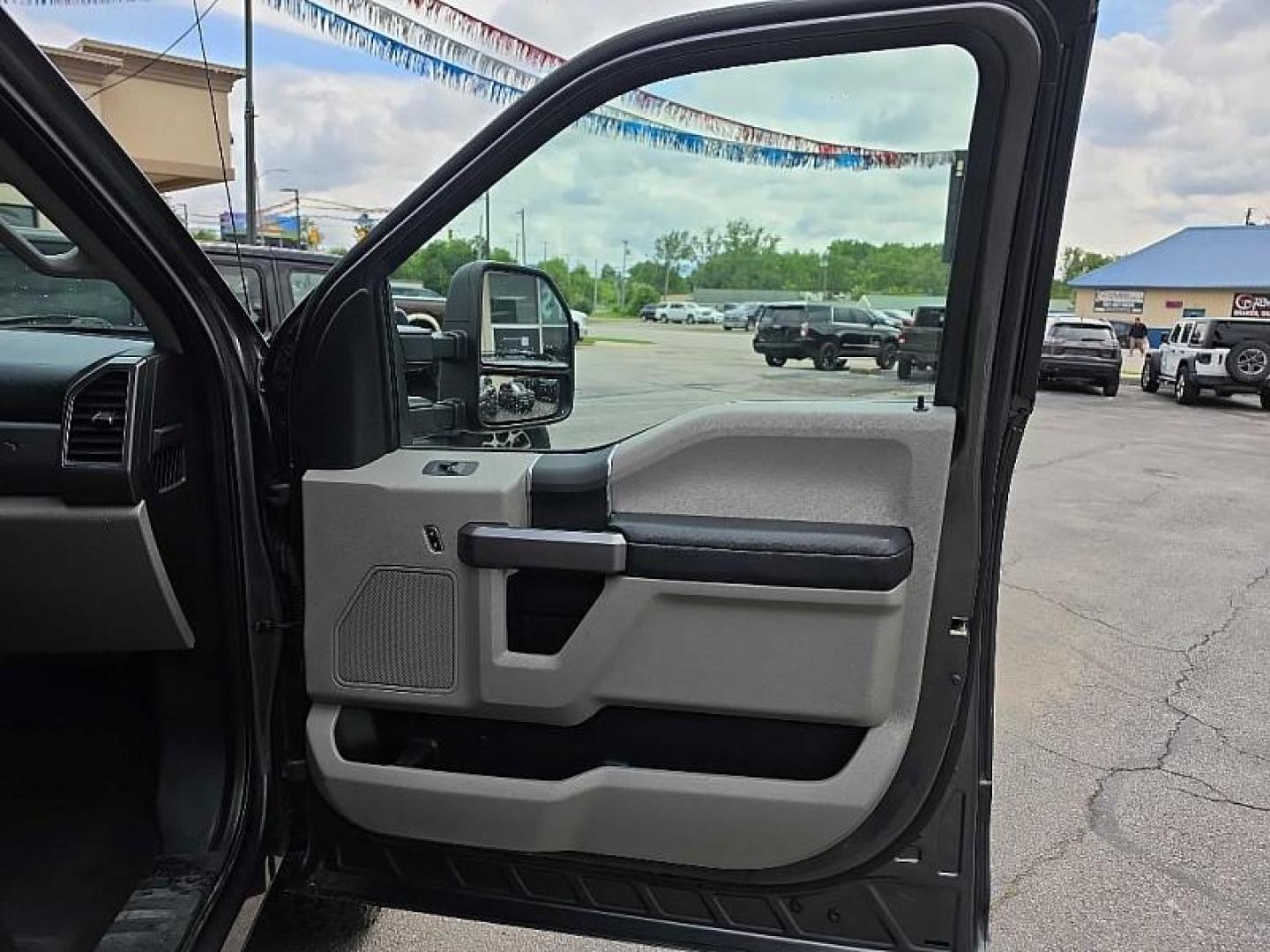 2018 GRAY /GRAY Ford F-250 SD King Ranch Crew Cab Long Bed 4WD (1FT7W2BT5JE) with an 6.7L V8 OHV 16V DIESEL engine, 6A transmission, located at 3304 Woodville Road, Northwood, OH, 43619, (419) 210-8019, 41.612694, -83.480743 - Your #1 Destination for Auto Loans and mdash;No Matter Your Credit!At our dealership, we believe everyone deserves the opportunity to drive their dream car and mdash;whether you have good credit, bad credit, or no credit at all. With a wide selection of hundreds of cars, trucks, and SUVs, you'll fin - Photo#15