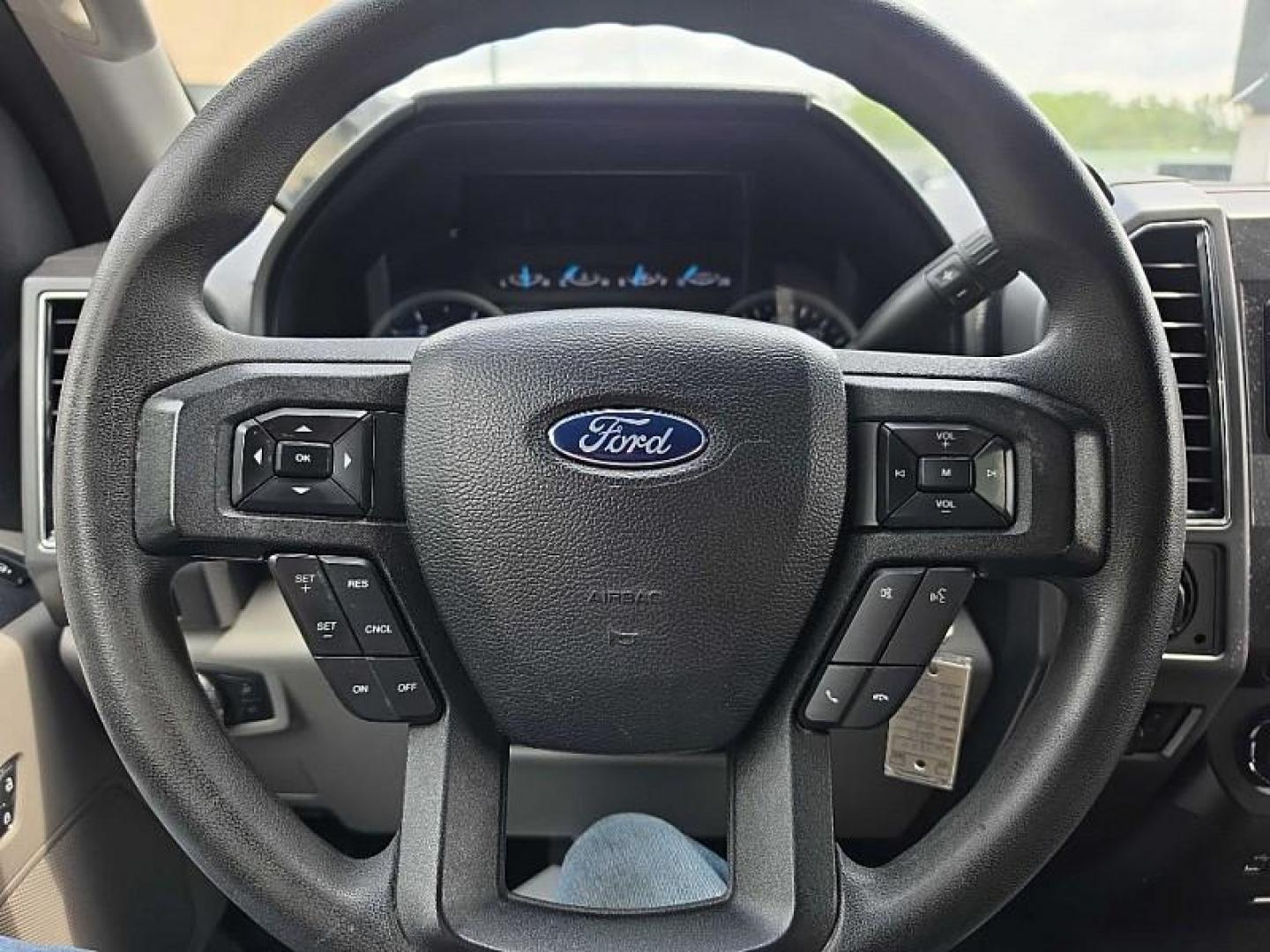 2018 GRAY /GRAY Ford F-250 SD King Ranch Crew Cab Long Bed 4WD (1FT7W2BT5JE) with an 6.7L V8 OHV 16V DIESEL engine, 6A transmission, located at 3304 Woodville Road, Northwood, OH, 43619, (419) 210-8019, 41.612694, -83.480743 - Your #1 Destination for Auto Loans and mdash;No Matter Your Credit!At our dealership, we believe everyone deserves the opportunity to drive their dream car and mdash;whether you have good credit, bad credit, or no credit at all. With a wide selection of hundreds of cars, trucks, and SUVs, you'll fin - Photo#19