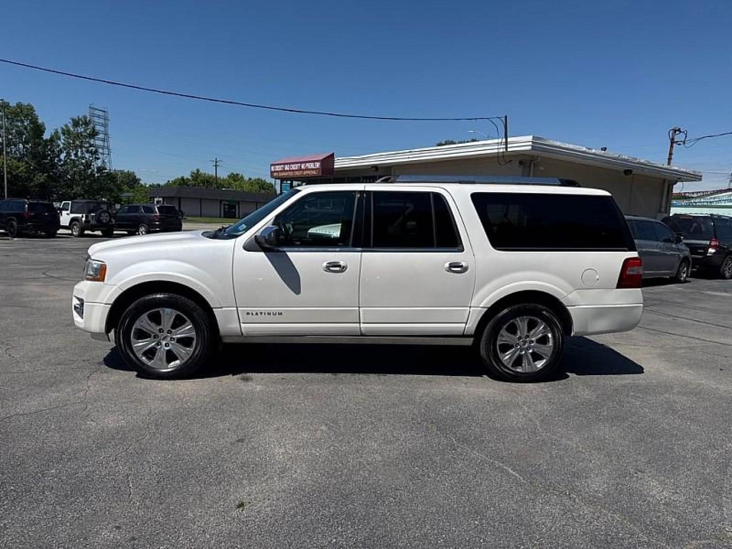 2017 WHITE /BLACK Ford Expedition EL Platinum 4WD (1FMJK1MT2HE) with an 3.5L V6 DOHC 24V FFV engine, 6A transmission, located at 3304 Woodville Road, Northwood, OH, 43619, (419) 210-8019, 41.612694, -83.480743 - Photo#1