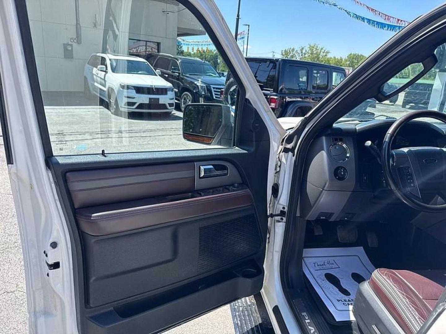 2017 WHITE /BLACK Ford Expedition EL Platinum 4WD (1FMJK1MT2HE) with an 3.5L V6 DOHC 24V FFV engine, 6A transmission, located at 3304 Woodville Road, Northwood, OH, 43619, (419) 210-8019, 41.612694, -83.480743 - Photo#8