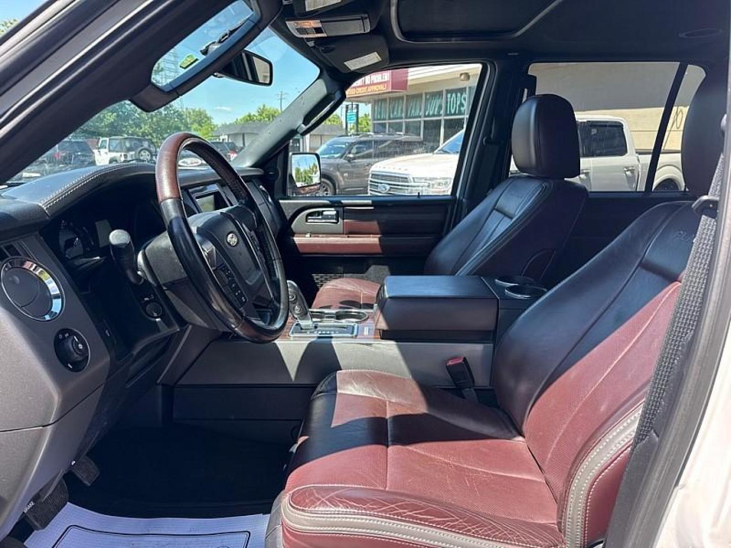 2017 WHITE /BLACK Ford Expedition EL Platinum 4WD (1FMJK1MT2HE) with an 3.5L V6 DOHC 24V FFV engine, 6A transmission, located at 3304 Woodville Road, Northwood, OH, 43619, (419) 210-8019, 41.612694, -83.480743 - Photo#9