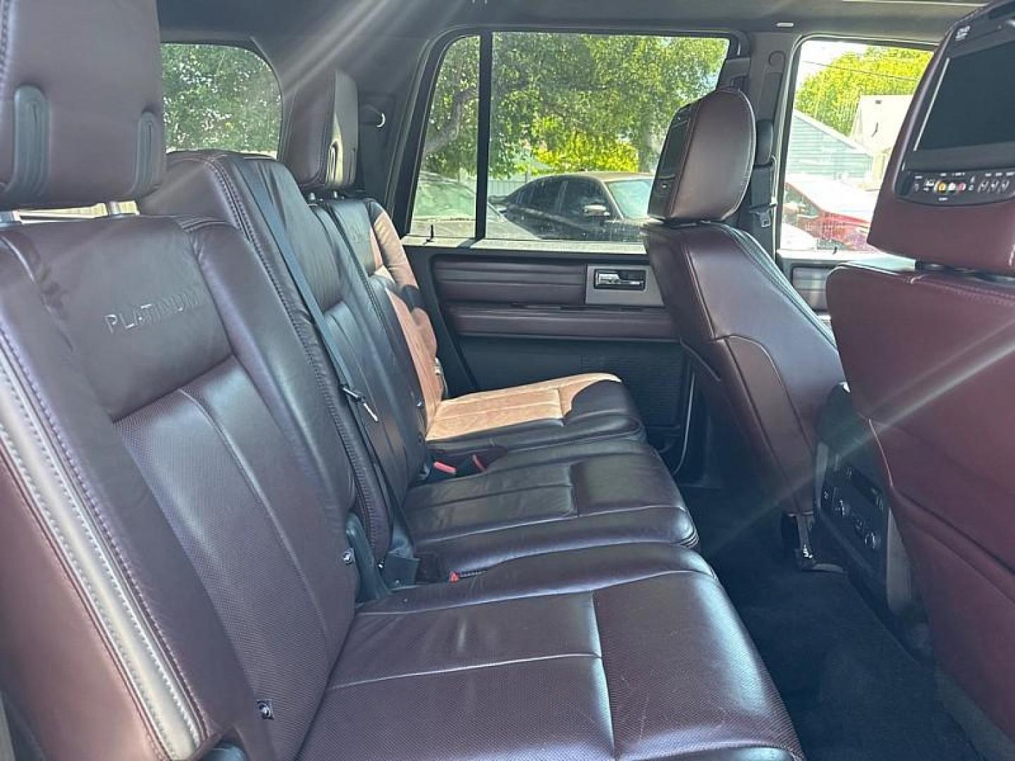 2017 WHITE /BLACK Ford Expedition EL Platinum 4WD (1FMJK1MT2HE) with an 3.5L V6 DOHC 24V FFV engine, 6A transmission, located at 3304 Woodville Road, Northwood, OH, 43619, (419) 210-8019, 41.612694, -83.480743 - Photo#15