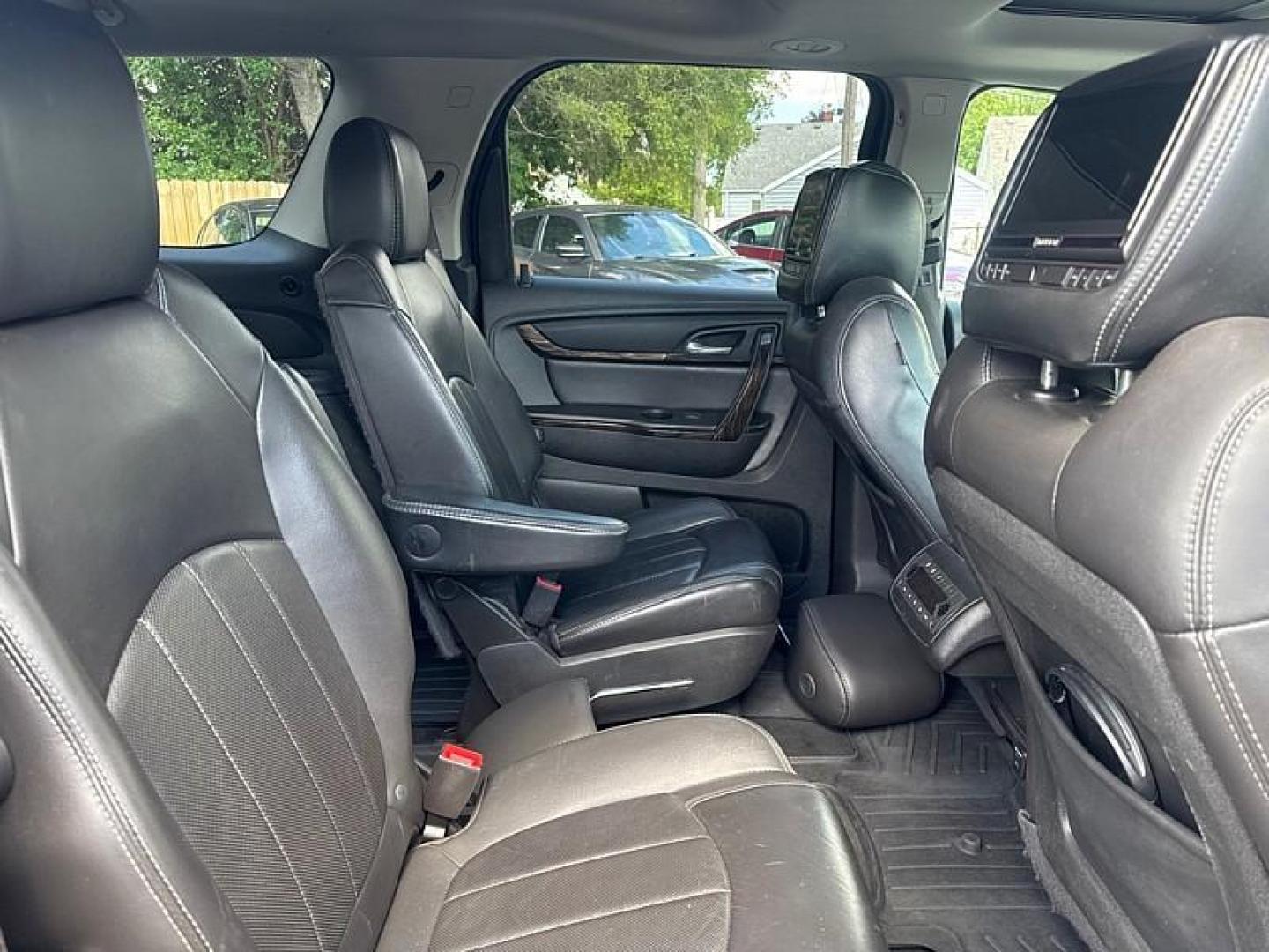 2015 BLACK /BLACK GMC Acadia Denali AWD (1GKKVTKD9FJ) with an 3.6L V6 DOHC 24V engine, 6-Speed Automatic transmission, located at 3304 Woodville Road, Northwood, OH, 43619, (419) 210-8019, 41.612694, -83.480743 - Your #1 Destination for Auto Loans and mdash;No Matter Your Credit!At our dealership, we believe everyone deserves the opportunity to drive their dream car and mdash;whether you have good credit, bad credit, or no credit at all. With a wide selection of hundreds of cars, trucks, and SUVs, you'll fin - Photo#15