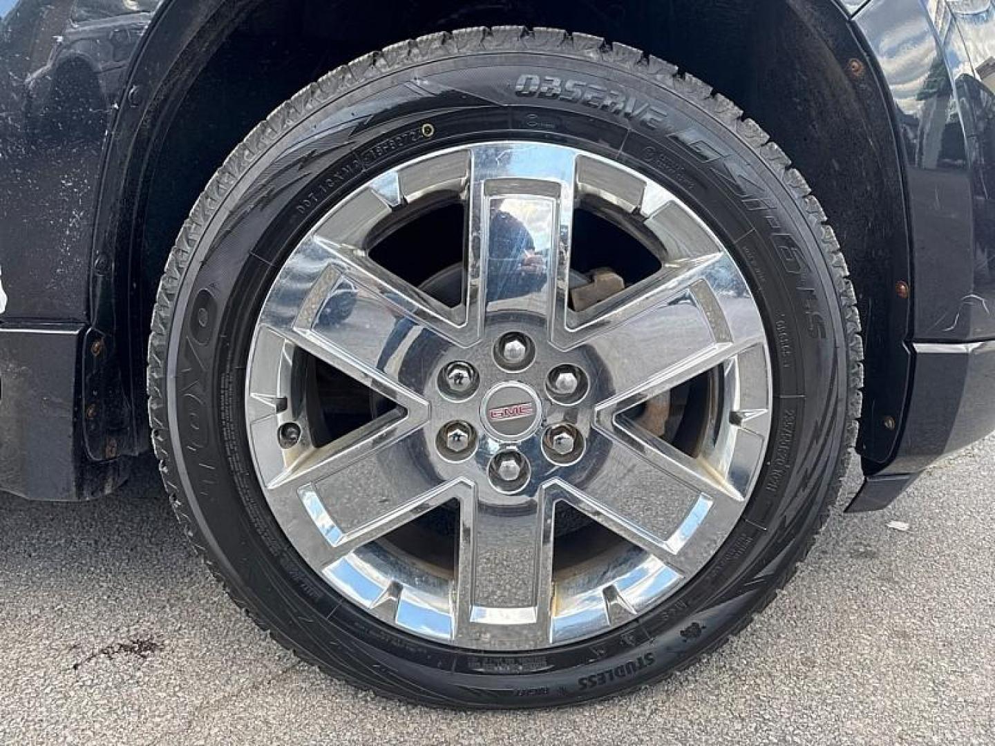 2015 BLACK /BLACK GMC Acadia Denali AWD (1GKKVTKD9FJ) with an 3.6L V6 DOHC 24V engine, 6-Speed Automatic transmission, located at 3304 Woodville Road, Northwood, OH, 43619, (419) 210-8019, 41.612694, -83.480743 - Your #1 Destination for Auto Loans and mdash;No Matter Your Credit!At our dealership, we believe everyone deserves the opportunity to drive their dream car and mdash;whether you have good credit, bad credit, or no credit at all. With a wide selection of hundreds of cars, trucks, and SUVs, you'll fin - Photo#19