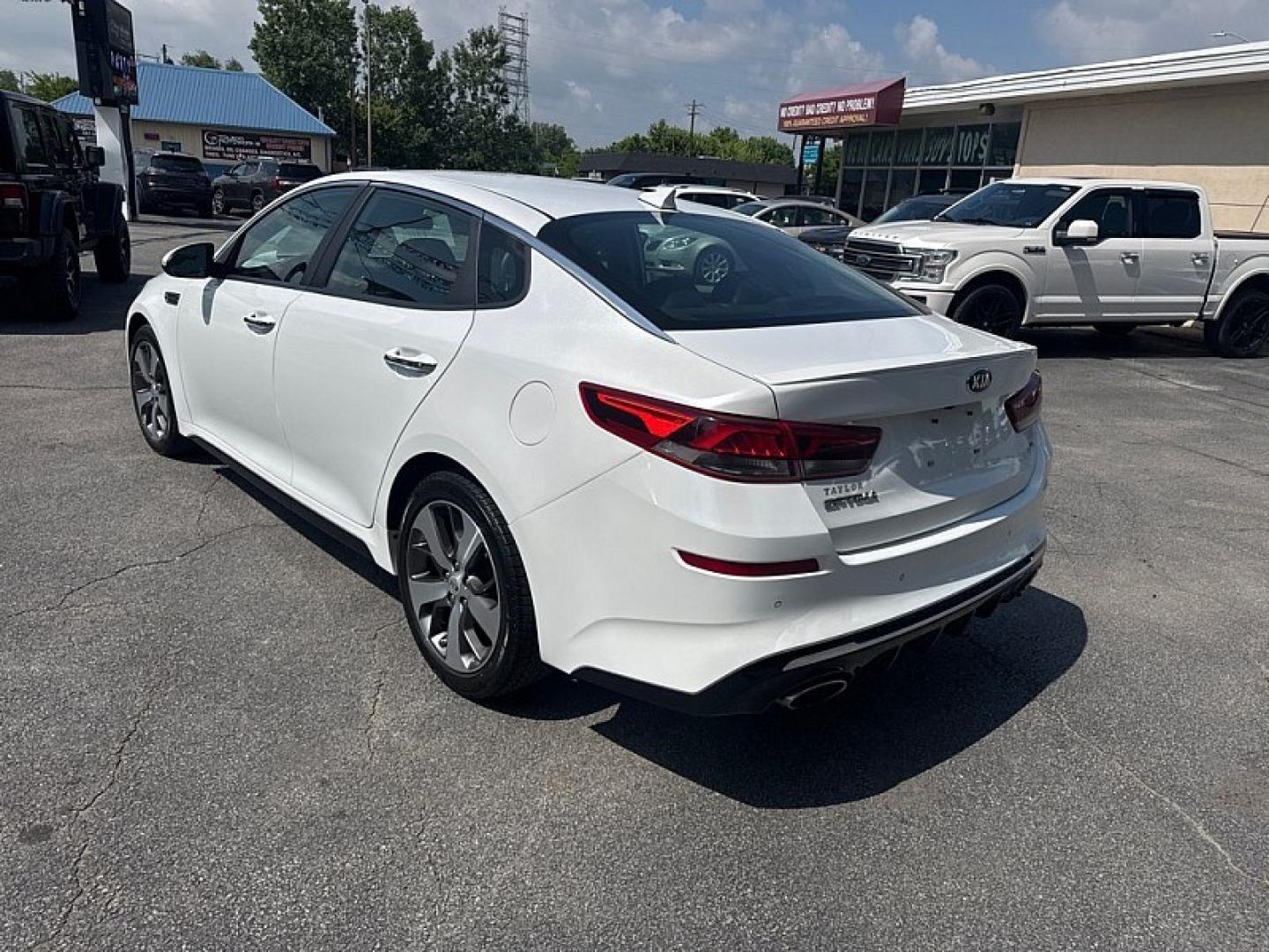 2020 WHITE /BLACK Kia Optima LX (5XXGT4L3XLG) with an 2.4L L4 DOHC 16V engine, 6A transmission, located at 3304 Woodville Road, Northwood, OH, 43619, (419) 210-8019, 41.612694, -83.480743 - Your #1 Destination for Auto Loans and mdash;No Matter Your Credit!At our dealership, we believe everyone deserves the opportunity to drive their dream car and mdash;whether you have good credit, bad credit, or no credit at all. With a wide selection of hundreds of cars, trucks, and SUVs, you'll fin- Photo#2