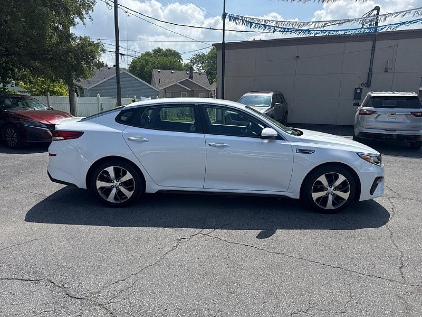 2020 WHITE /BLACK Kia Optima LX (5XXGT4L3XLG) with an 2.4L L4 DOHC 16V engine, 6A transmission, located at 3304 Woodville Road, Northwood, OH, 43619, (419) 210-8019, 41.612694, -83.480743 - Your #1 Destination for Auto Loans and mdash;No Matter Your Credit!At our dealership, we believe everyone deserves the opportunity to drive their dream car and mdash;whether you have good credit, bad credit, or no credit at all. With a wide selection of hundreds of cars, trucks, and SUVs, you'll fin- Photo#5