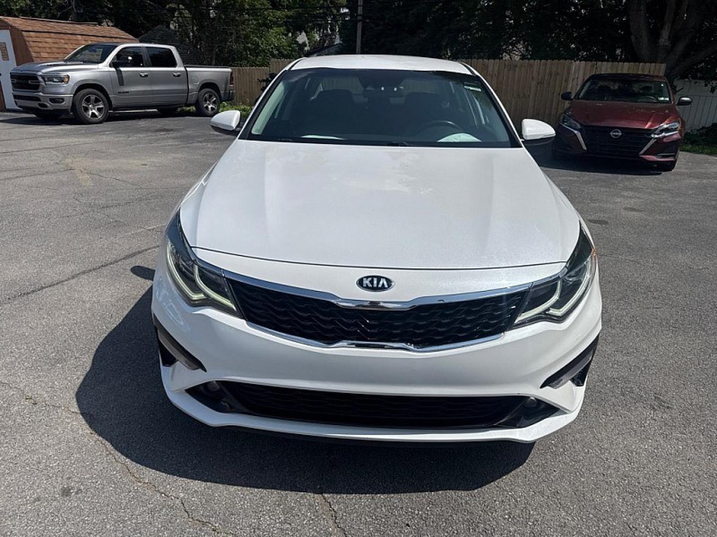 2020 WHITE /BLACK Kia Optima LX (5XXGT4L3XLG) with an 2.4L L4 DOHC 16V engine, 6A transmission, located at 3304 Woodville Road, Northwood, OH, 43619, (419) 210-8019, 41.612694, -83.480743 - Your #1 Destination for Auto Loans and mdash;No Matter Your Credit!At our dealership, we believe everyone deserves the opportunity to drive their dream car and mdash;whether you have good credit, bad credit, or no credit at all. With a wide selection of hundreds of cars, trucks, and SUVs, you'll fin- Photo#7