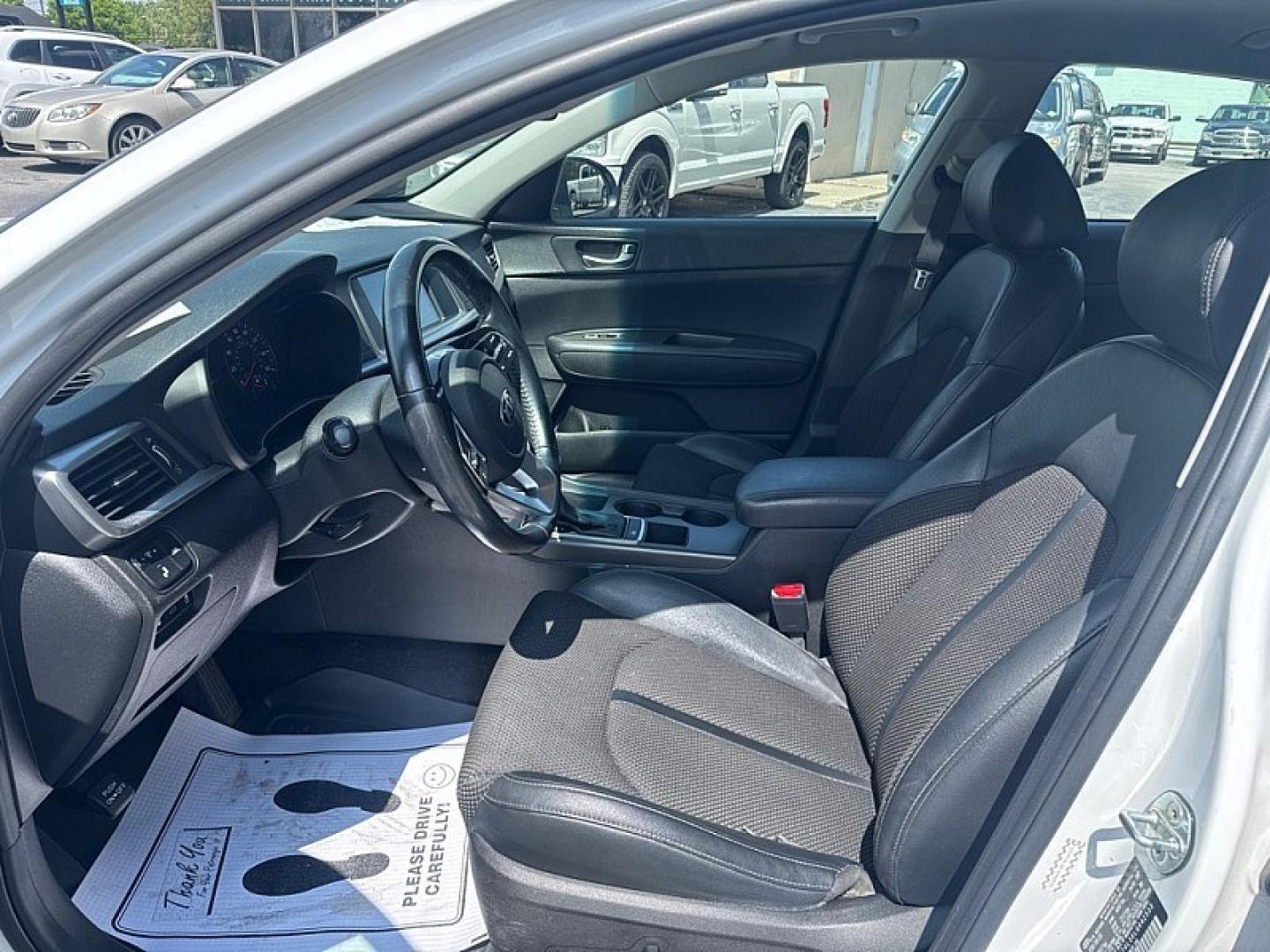 2020 WHITE /BLACK Kia Optima LX (5XXGT4L3XLG) with an 2.4L L4 DOHC 16V engine, 6A transmission, located at 3304 Woodville Road, Northwood, OH, 43619, (419) 210-8019, 41.612694, -83.480743 - Your #1 Destination for Auto Loans and mdash;No Matter Your Credit!At our dealership, we believe everyone deserves the opportunity to drive their dream car and mdash;whether you have good credit, bad credit, or no credit at all. With a wide selection of hundreds of cars, trucks, and SUVs, you'll fin- Photo#9