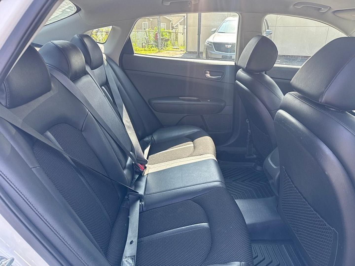 2020 WHITE /BLACK Kia Optima LX (5XXGT4L3XLG) with an 2.4L L4 DOHC 16V engine, 6A transmission, located at 3304 Woodville Road, Northwood, OH, 43619, (419) 210-8019, 41.612694, -83.480743 - Your #1 Destination for Auto Loans and mdash;No Matter Your Credit!At our dealership, we believe everyone deserves the opportunity to drive their dream car and mdash;whether you have good credit, bad credit, or no credit at all. With a wide selection of hundreds of cars, trucks, and SUVs, you'll fin- Photo#14