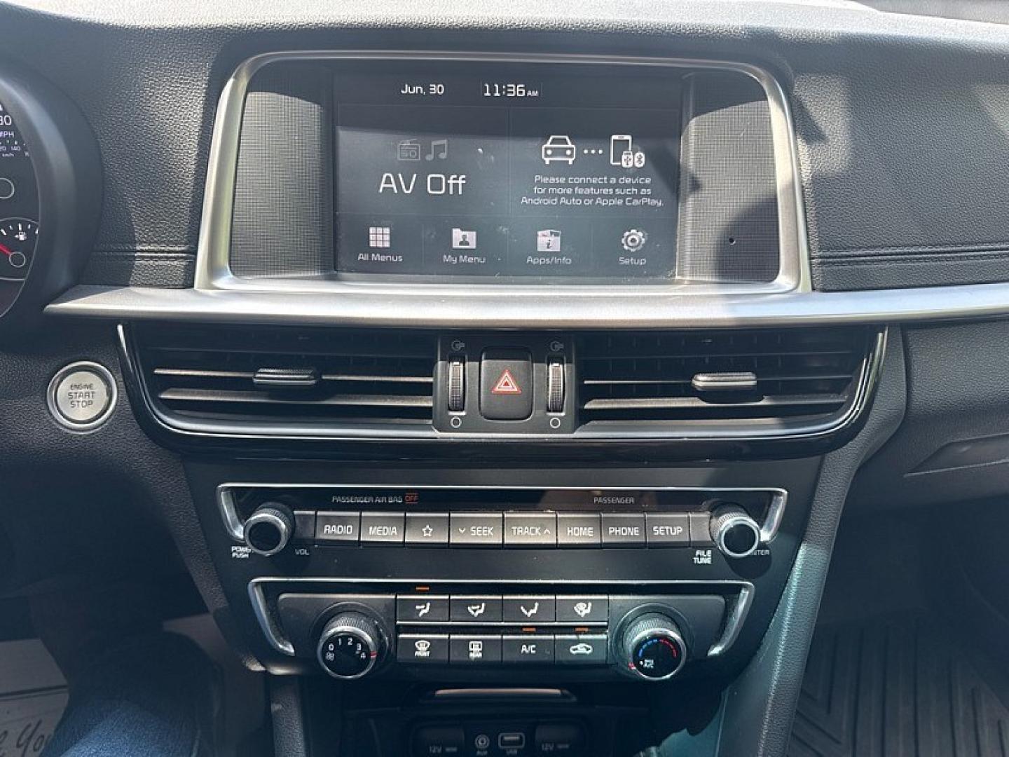 2020 WHITE /BLACK Kia Optima LX (5XXGT4L3XLG) with an 2.4L L4 DOHC 16V engine, 6A transmission, located at 3304 Woodville Road, Northwood, OH, 43619, (419) 210-8019, 41.612694, -83.480743 - Your #1 Destination for Auto Loans and mdash;No Matter Your Credit!At our dealership, we believe everyone deserves the opportunity to drive their dream car and mdash;whether you have good credit, bad credit, or no credit at all. With a wide selection of hundreds of cars, trucks, and SUVs, you'll fin- Photo#21