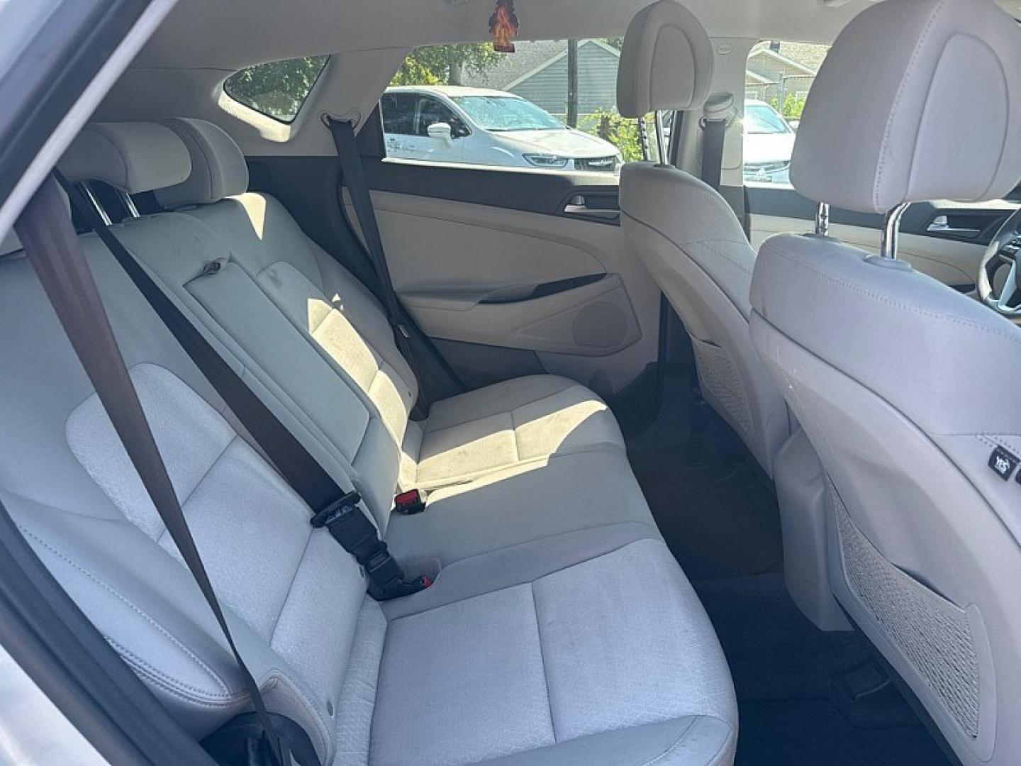 2017 SILVER /GRAY Hyundai Tucson SE w/Preferred Package AWD (KM8J3CA46HU) with an 2.0L L4 DOHC 16V engine, 6A transmission, located at 3304 Woodville Road, Northwood, OH, 43619, (419) 210-8019, 41.612694, -83.480743- Photo#14