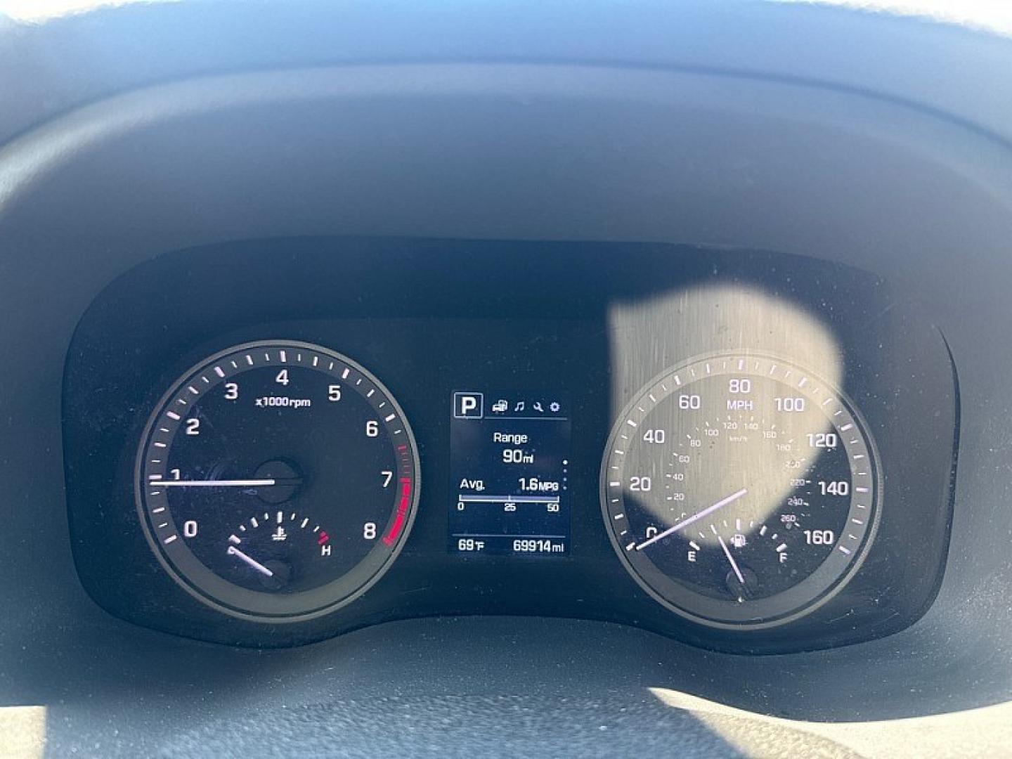 2017 SILVER /GRAY Hyundai Tucson SE w/Preferred Package AWD (KM8J3CA46HU) with an 2.0L L4 DOHC 16V engine, 6A transmission, located at 3304 Woodville Road, Northwood, OH, 43619, (419) 210-8019, 41.612694, -83.480743- Photo#18