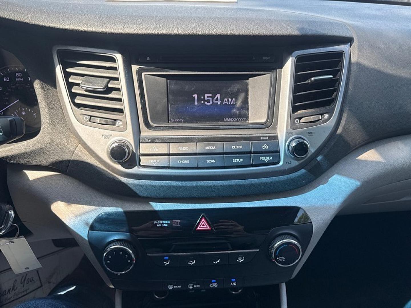 2017 SILVER /GRAY Hyundai Tucson SE w/Preferred Package AWD (KM8J3CA46HU) with an 2.0L L4 DOHC 16V engine, 6A transmission, located at 3304 Woodville Road, Northwood, OH, 43619, (419) 210-8019, 41.612694, -83.480743- Photo#20