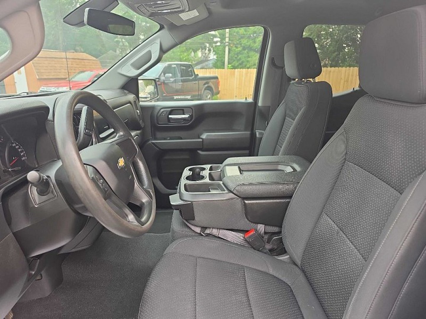 2022 WHITE /BLACK Chevrolet Silverado 1500 Custom Double Cab 2WD (1GCRWBEK9NZ) with an 2.7L L4 DOHC 16V TURBO engine, 6A transmission, located at 3304 Woodville Road, Northwood, OH, 43619, (419) 210-8019, 41.612694, -83.480743 - Your #1 Destination for Auto Loans and mdash;No Matter Your Credit!At our dealership, we believe everyone deserves the opportunity to drive their dream car and mdash;whether you have good credit, bad credit, or no credit at all. With a wide selection of hundreds of cars, trucks, and SUVs, you'll fin- Photo#7