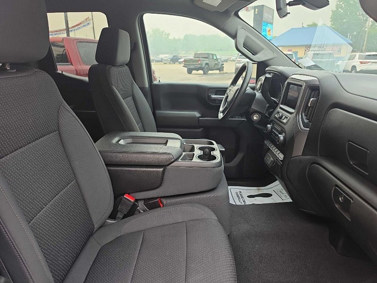2022 WHITE /BLACK Chevrolet Silverado 1500 Custom Double Cab 2WD (1GCRWBEK9NZ) with an 2.7L L4 DOHC 16V TURBO engine, 6A transmission, located at 3304 Woodville Road, Northwood, OH, 43619, (419) 210-8019, 41.612694, -83.480743 - Your #1 Destination for Auto Loans and mdash;No Matter Your Credit!At our dealership, we believe everyone deserves the opportunity to drive their dream car and mdash;whether you have good credit, bad credit, or no credit at all. With a wide selection of hundreds of cars, trucks, and SUVs, you'll fin- Photo#15