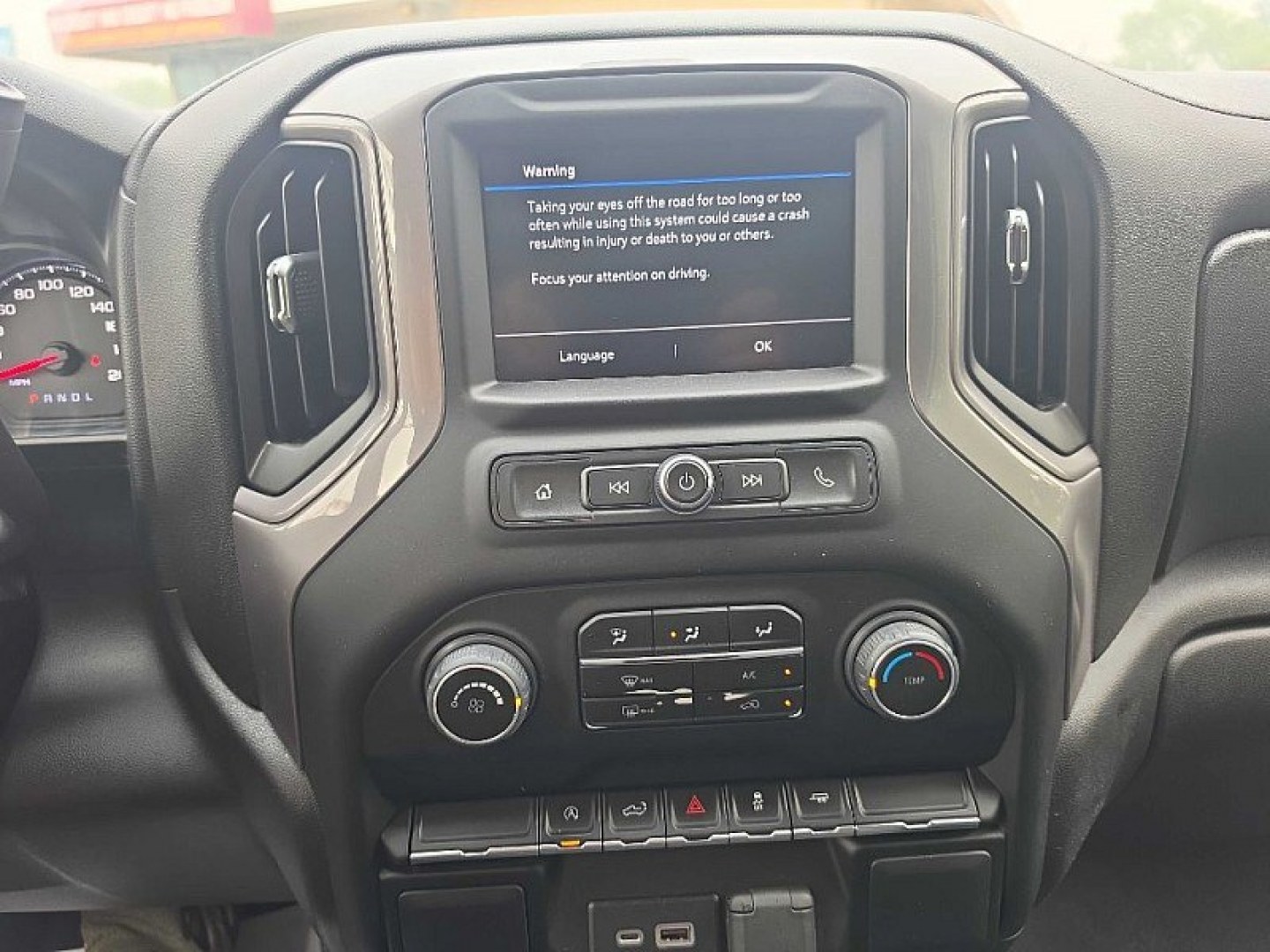 2022 WHITE /BLACK Chevrolet Silverado 1500 Custom Double Cab 2WD (1GCRWBEK9NZ) with an 2.7L L4 DOHC 16V TURBO engine, 6A transmission, located at 3304 Woodville Road, Northwood, OH, 43619, (419) 210-8019, 41.612694, -83.480743 - Your #1 Destination for Auto Loans and mdash;No Matter Your Credit!At our dealership, we believe everyone deserves the opportunity to drive their dream car and mdash;whether you have good credit, bad credit, or no credit at all. With a wide selection of hundreds of cars, trucks, and SUVs, you'll fin- Photo#20