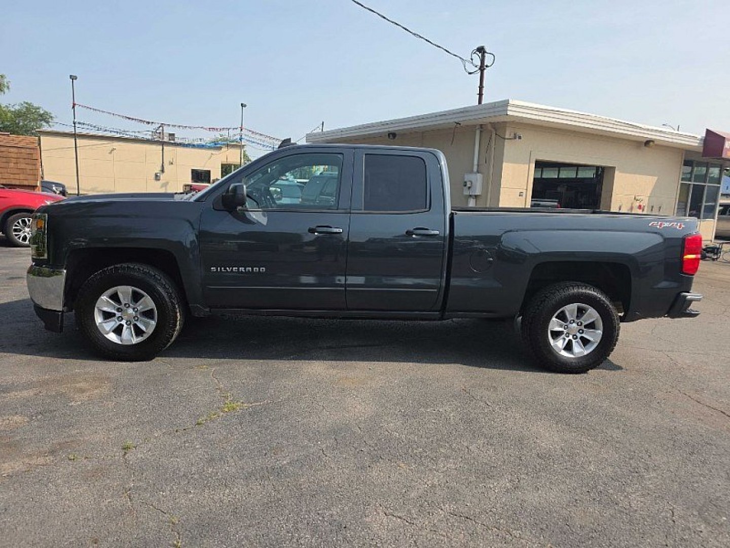 2017 GRAY /BLACK Chevrolet Silverado 1500 LT Double Cab 4WD (1GCVKREC8HZ) with an 5.3L V8 OHV 16V engine, 6A transmission, located at 3304 Woodville Road, Northwood, OH, 43619, (419) 210-8019, 41.612694, -83.480743 - Your #1 Destination for Auto Loans and mdash;No Matter Your Credit!At our dealership, we believe everyone deserves the opportunity to drive their dream car and mdash;whether you have good credit, bad credit, or no credit at all. With a wide selection of hundreds of cars, trucks, and SUVs, you'll fin- Photo#1