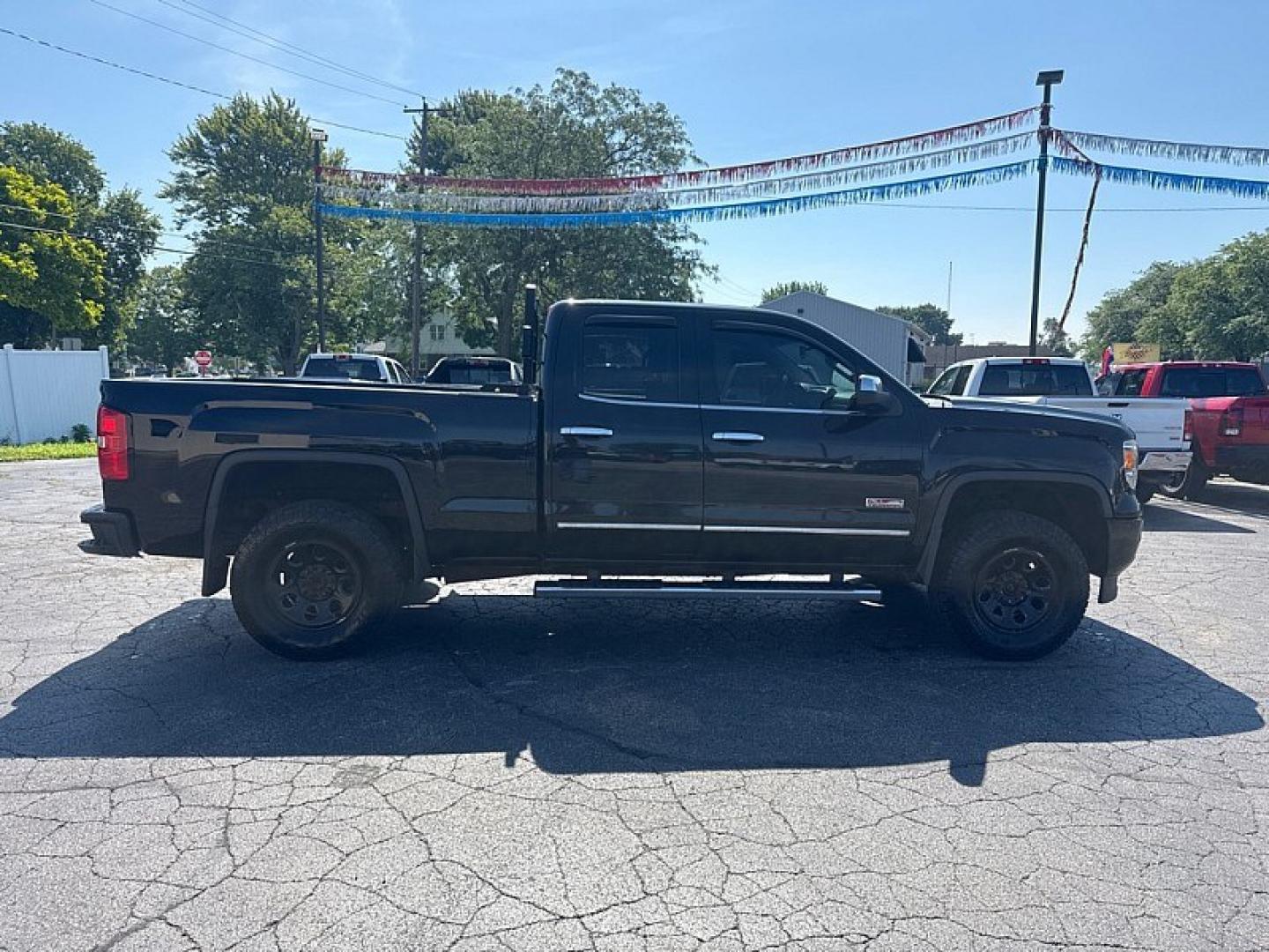 2013 BLACK /BLACK GMC Sierra 1500 SLT Ext. Cab 4WD (1GTV2VEC3EZ) with an 5.3L V8 OHV 16V engine, 6-Speed Automatic transmission, located at 3304 Woodville Road, Northwood, OH, 43619, (419) 210-8019, 41.612694, -83.480743- Photo#5