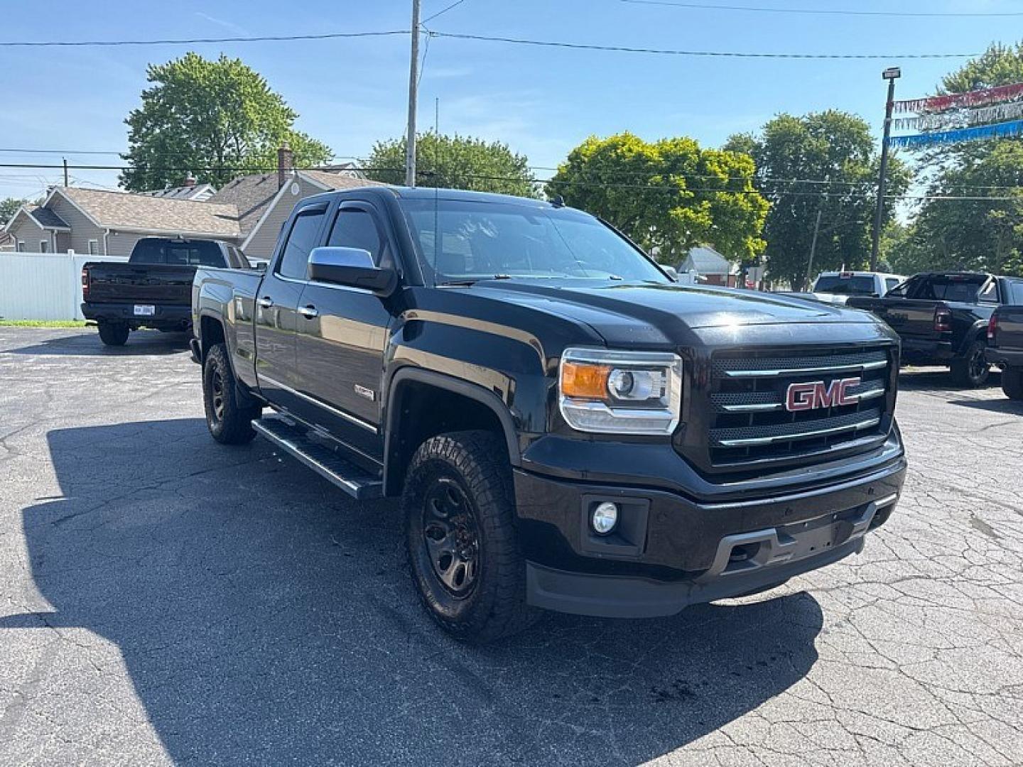 2013 BLACK /BLACK GMC Sierra 1500 SLT Ext. Cab 4WD (1GTV2VEC3EZ) with an 5.3L V8 OHV 16V engine, 6-Speed Automatic transmission, located at 3304 Woodville Road, Northwood, OH, 43619, (419) 210-8019, 41.612694, -83.480743- Photo#6