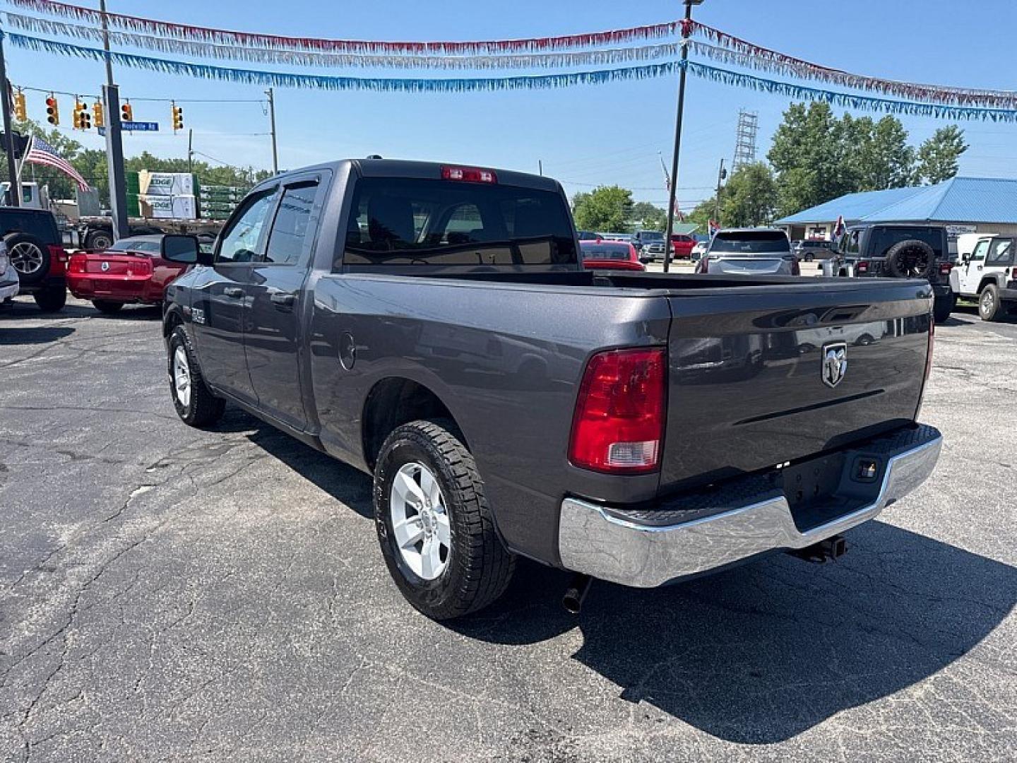 2015 GRAY /BLACK / GREY RAM 1500 Tradesman Quad Cab 2WD (1C6RR6FT0FS) with an 5.7L V8 OHV 16V engine, 6-Speed Automatic transmission, located at 3304 Woodville Road, Northwood, OH, 43619, (419) 210-8019, 41.612694, -83.480743- Photo#2