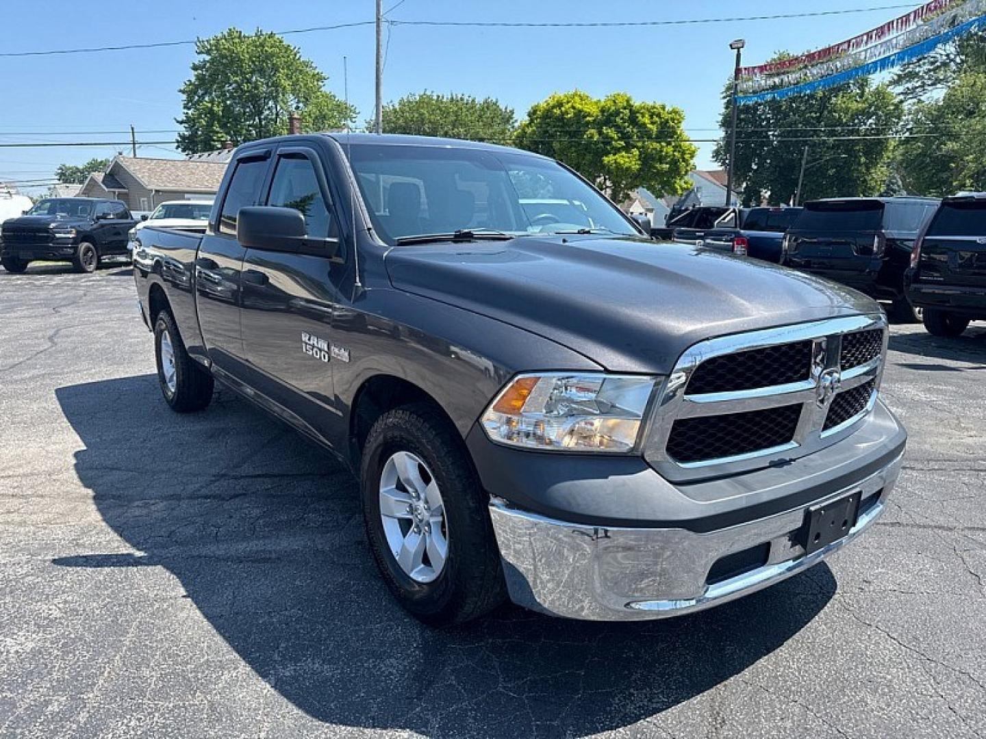 2015 GRAY /BLACK / GREY RAM 1500 Tradesman Quad Cab 2WD (1C6RR6FT0FS) with an 5.7L V8 OHV 16V engine, 6-Speed Automatic transmission, located at 3304 Woodville Road, Northwood, OH, 43619, (419) 210-8019, 41.612694, -83.480743- Photo#6