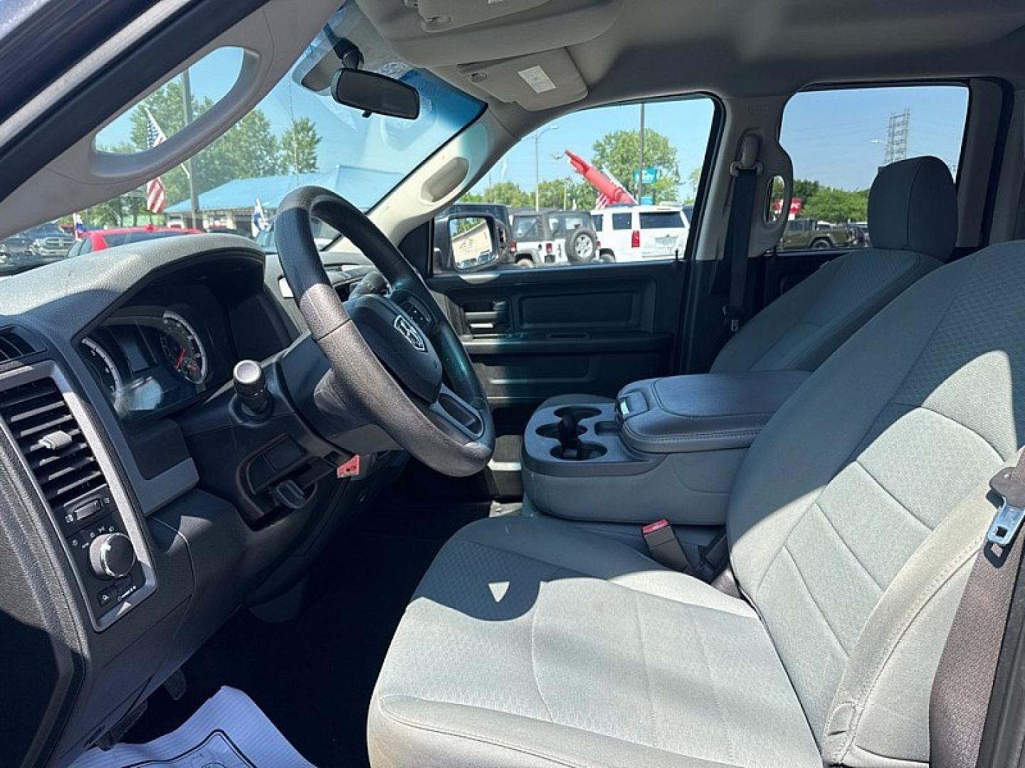 2015 GRAY /BLACK / GREY RAM 1500 Tradesman Quad Cab 2WD (1C6RR6FT0FS) with an 5.7L V8 OHV 16V engine, 6-Speed Automatic transmission, located at 3304 Woodville Road, Northwood, OH, 43619, (419) 210-8019, 41.612694, -83.480743- Photo#9