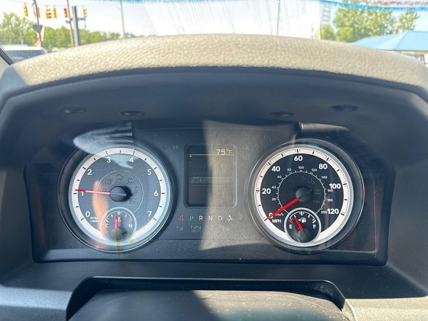 2015 GRAY /BLACK / GREY RAM 1500 Tradesman Quad Cab 2WD (1C6RR6FT0FS) with an 5.7L V8 OHV 16V engine, 6-Speed Automatic transmission, located at 3304 Woodville Road, Northwood, OH, 43619, (419) 210-8019, 41.612694, -83.480743- Photo#17