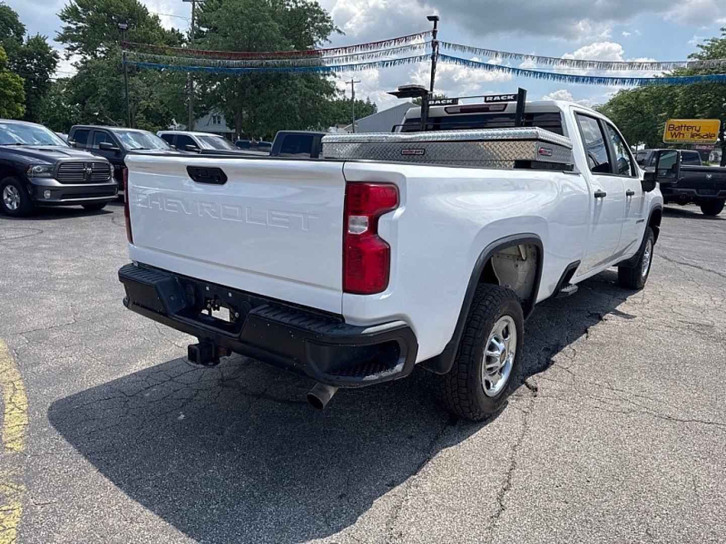 2021 WHITE /BLACK Chevrolet Silverado 2500HD Work Truck Crew Cab Short Box 2WD (1GC1WLE72MF) with an 6.6L V8 OHV 16V engine, 6A transmission, located at 3304 Woodville Road, Northwood, OH, 43619, (419) 210-8019, 41.612694, -83.480743 - Your #1 Destination for Auto Loans and mdash;No Matter Your Credit!At our dealership, we believe everyone deserves the opportunity to drive their dream car and mdash;whether you have good credit, bad credit, or no credit at all. With a wide selection of hundreds of cars, trucks, and SUVs, you'll fin- Photo#4
