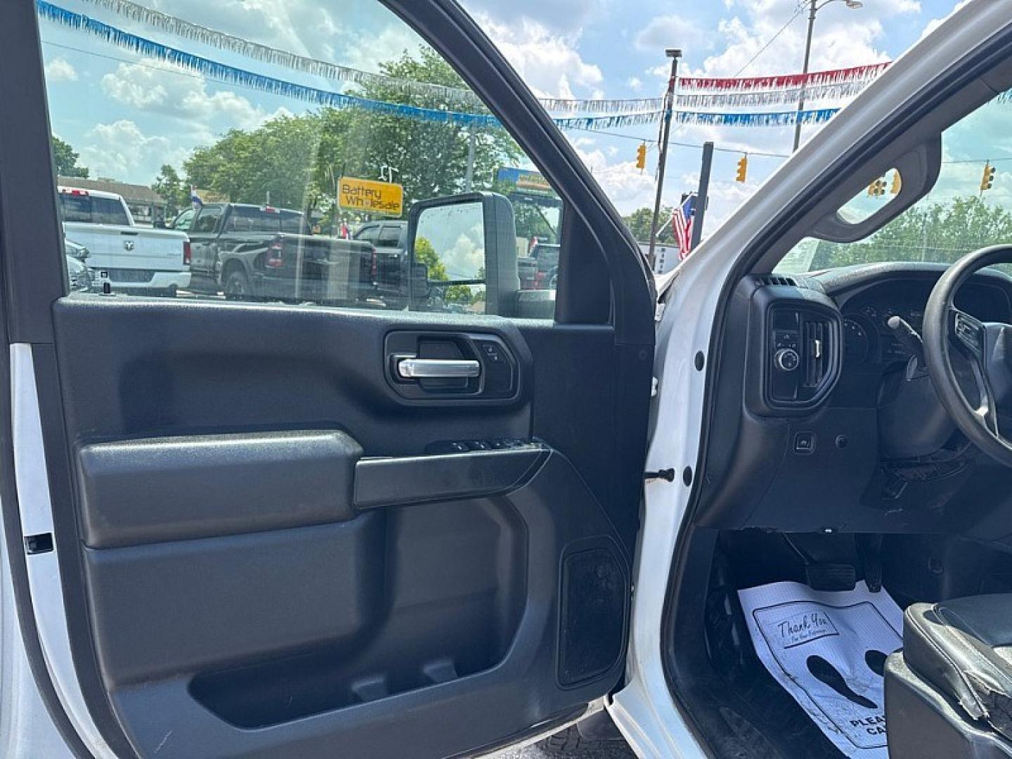 2021 WHITE /BLACK Chevrolet Silverado 2500HD Work Truck Crew Cab Short Box 2WD (1GC1WLE72MF) with an 6.6L V8 OHV 16V engine, 6A transmission, located at 3304 Woodville Road, Northwood, OH, 43619, (419) 210-8019, 41.612694, -83.480743 - Your #1 Destination for Auto Loans and mdash;No Matter Your Credit!At our dealership, we believe everyone deserves the opportunity to drive their dream car and mdash;whether you have good credit, bad credit, or no credit at all. With a wide selection of hundreds of cars, trucks, and SUVs, you'll fin- Photo#8