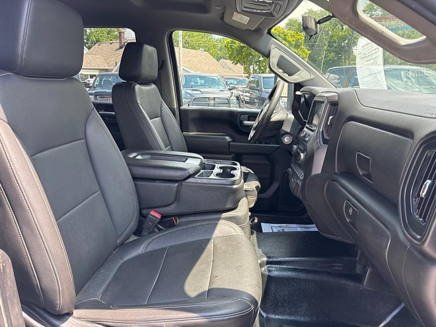 2021 WHITE /BLACK Chevrolet Silverado 2500HD Work Truck Crew Cab Short Box 2WD (1GC1WLE72MF) with an 6.6L V8 OHV 16V engine, 6A transmission, located at 3304 Woodville Road, Northwood, OH, 43619, (419) 210-8019, 41.612694, -83.480743 - Your #1 Destination for Auto Loans and mdash;No Matter Your Credit!At our dealership, we believe everyone deserves the opportunity to drive their dream car and mdash;whether you have good credit, bad credit, or no credit at all. With a wide selection of hundreds of cars, trucks, and SUVs, you'll fin- Photo#15