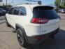 2017 WHITE /BLACK Jeep Cherokee Trailhawk 4WD (1C4PJMBS9HW) with an 3.2L V6 DOHC 24V engine, 9A transmission, located at 3304 Woodville Road, Northwood, OH, 43619, (419) 210-8019, 41.612694, -83.480743- Photo#3