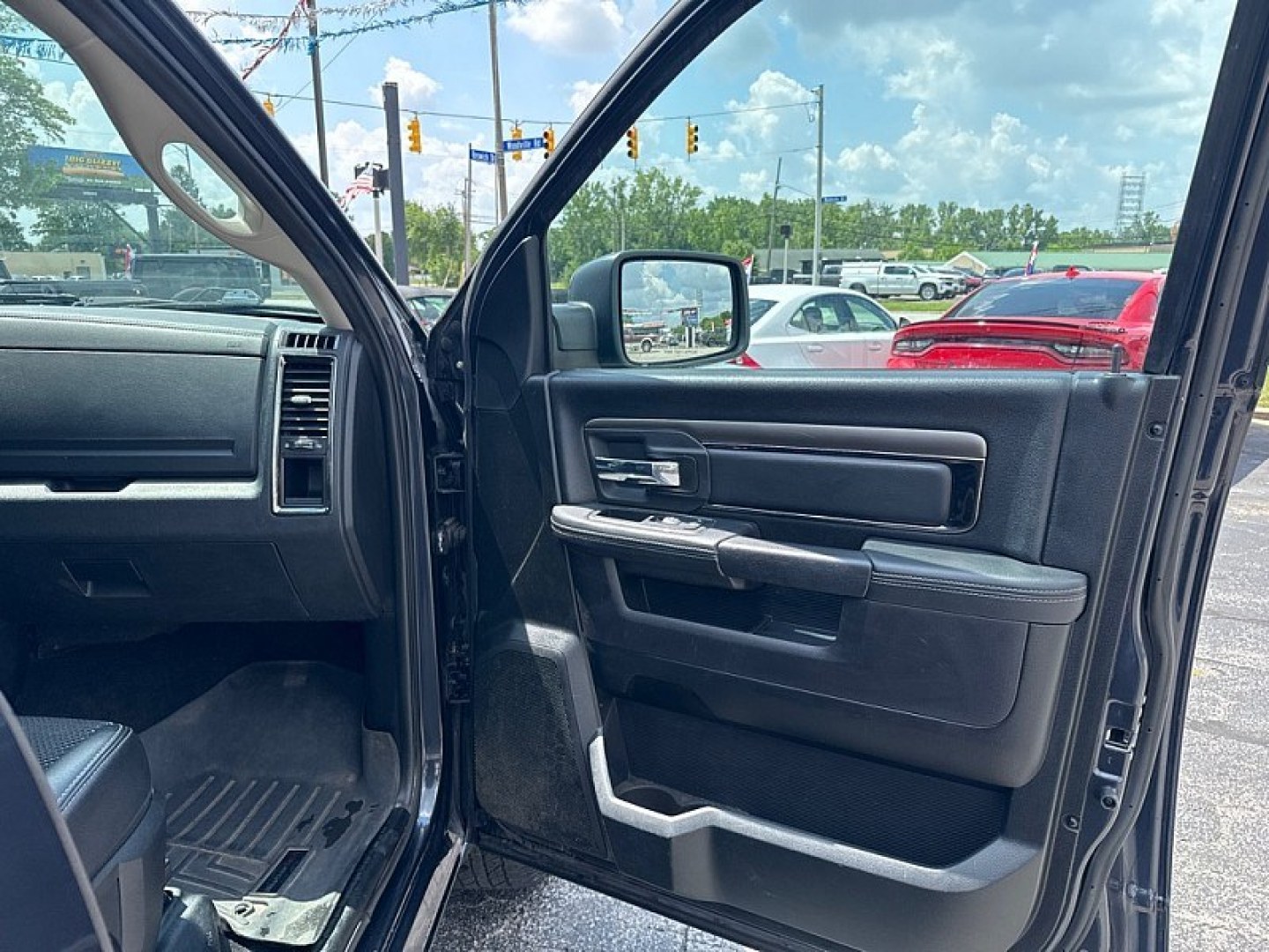 2016 GRAY /BLACK RAM 1500 Sport Crew Cab SWB 4WD (1C6RR7MT2GS) with an 5.7L V8 OHV 16V engine, 6A transmission, located at 3304 Woodville Road, Northwood, OH, 43619, (419) 210-8019, 41.612694, -83.480743 - Your #1 Destination for Auto Loans and mdash;No Matter Your Credit!At our dealership, we believe everyone deserves the opportunity to drive their dream car and mdash;whether you have good credit, bad credit, or no credit at all. With a wide selection of hundreds of cars, trucks, and SUVs, you'll fin- Photo#15